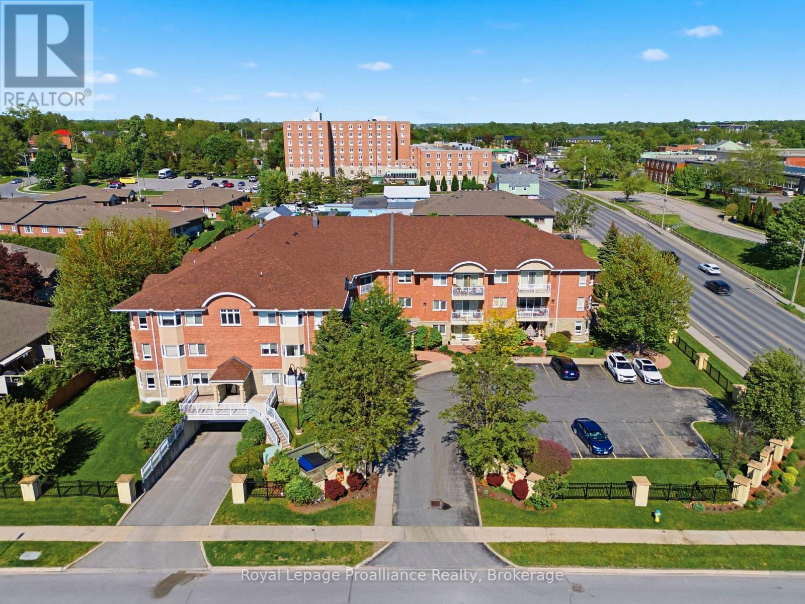 #101 15 HEARTWOOD DRIVE - Image 4