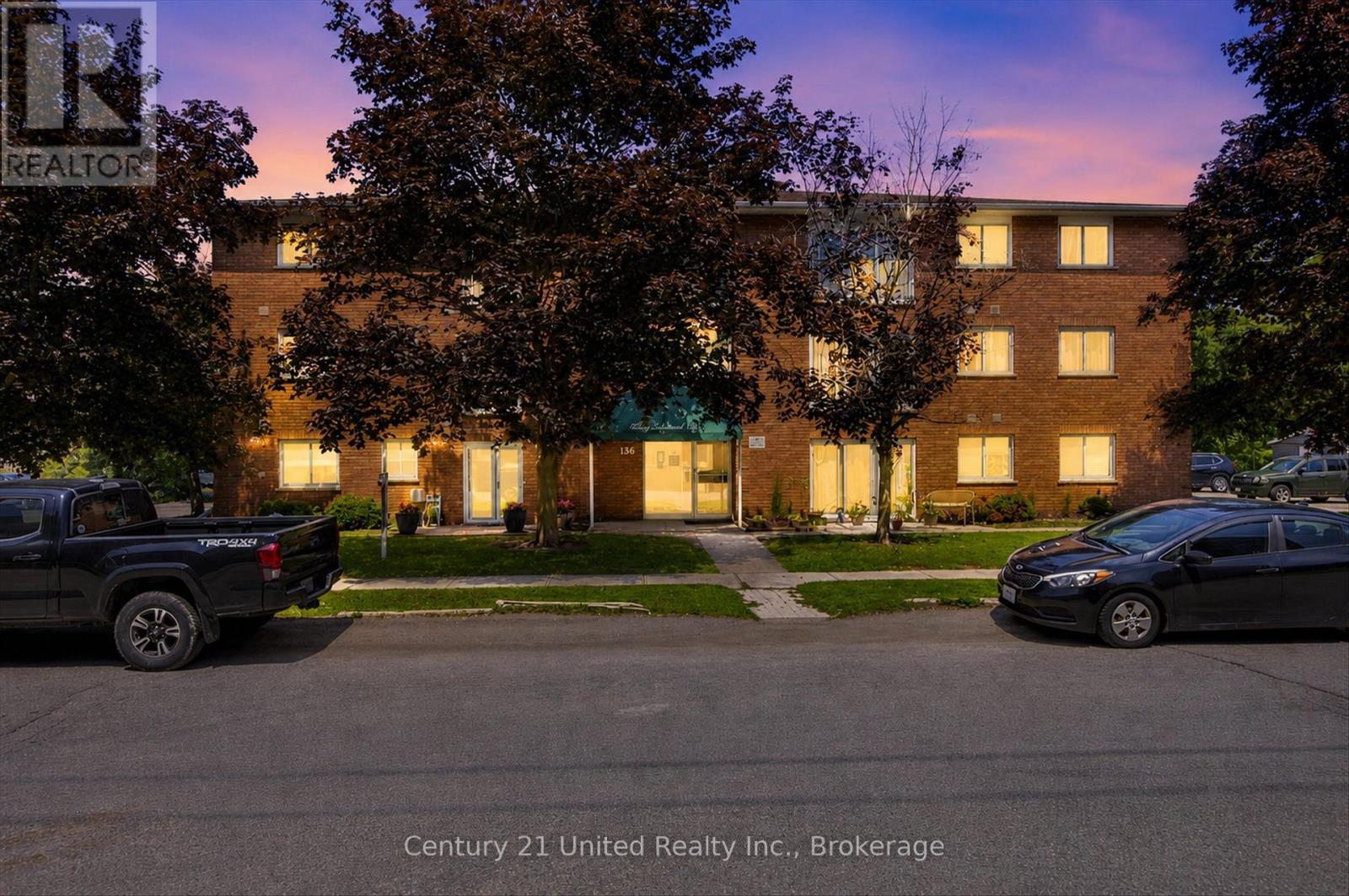#201 136 WARE STREET - 1