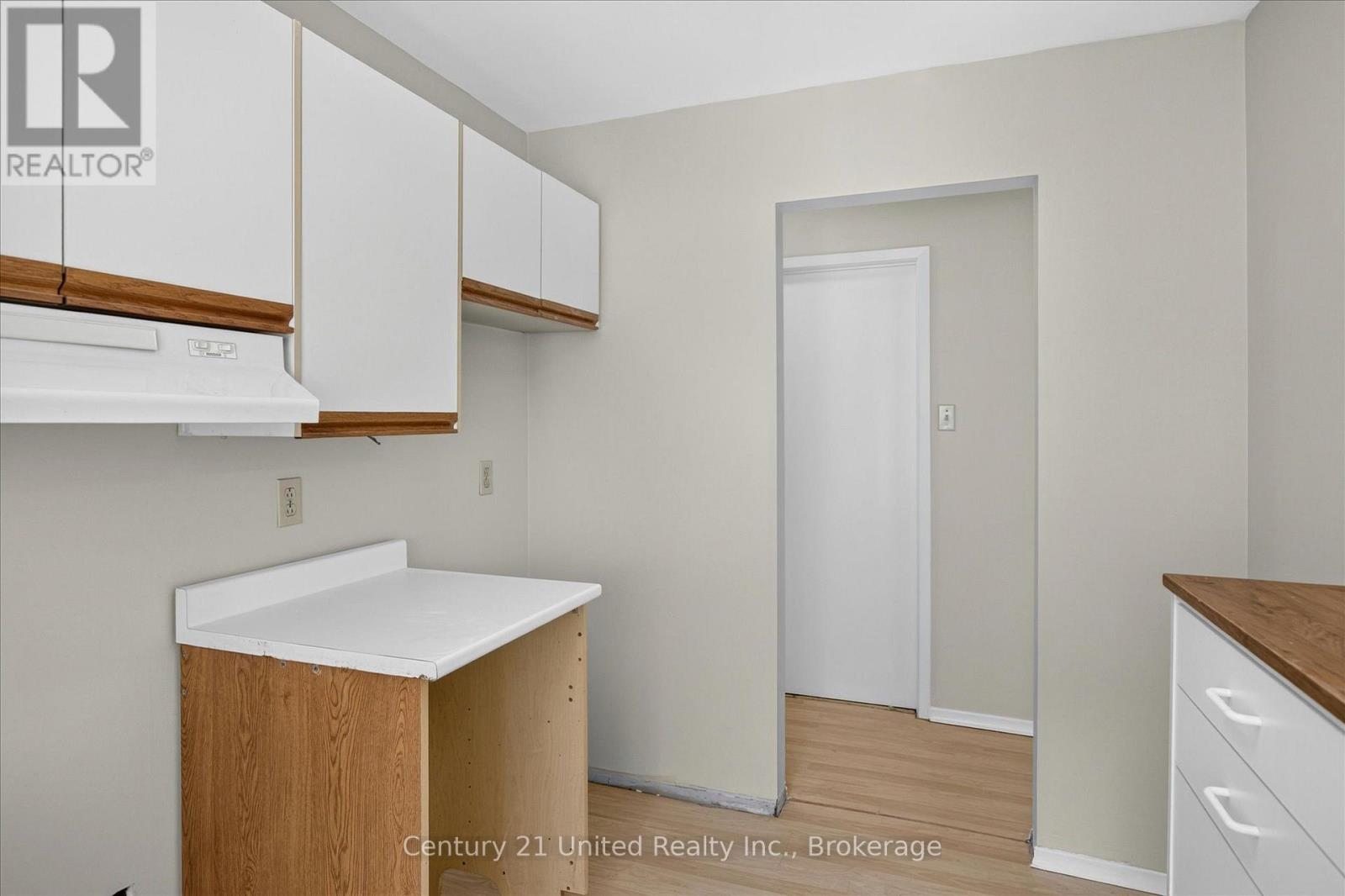 #201 136 WARE STREET - Image 21