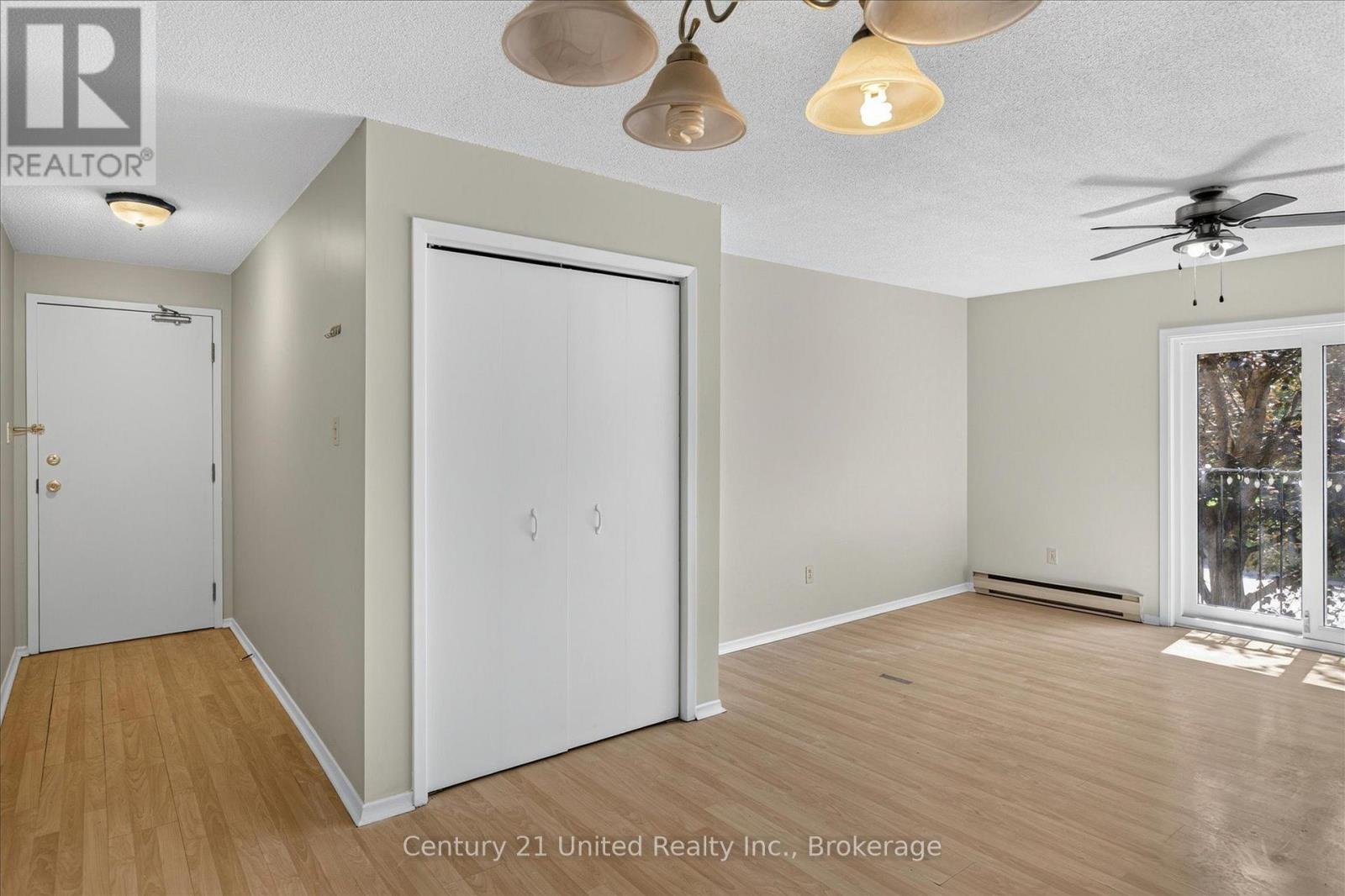 #201 136 WARE STREET - Image 28
