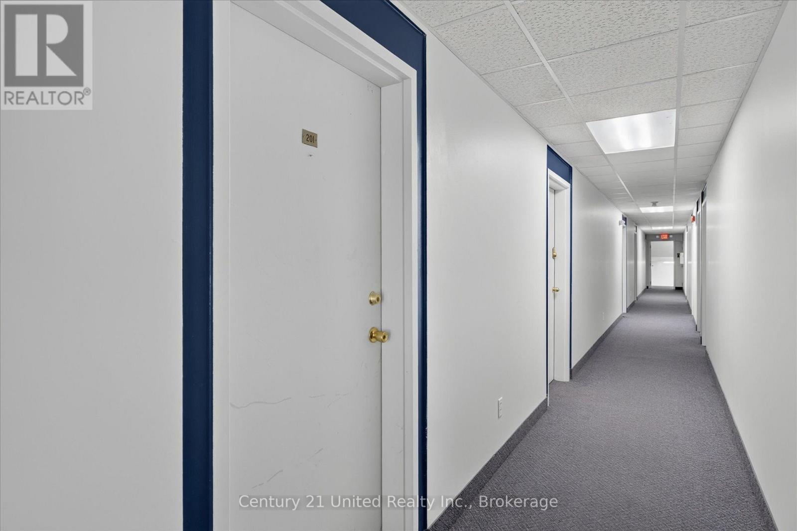 #201 136 WARE STREET - 30