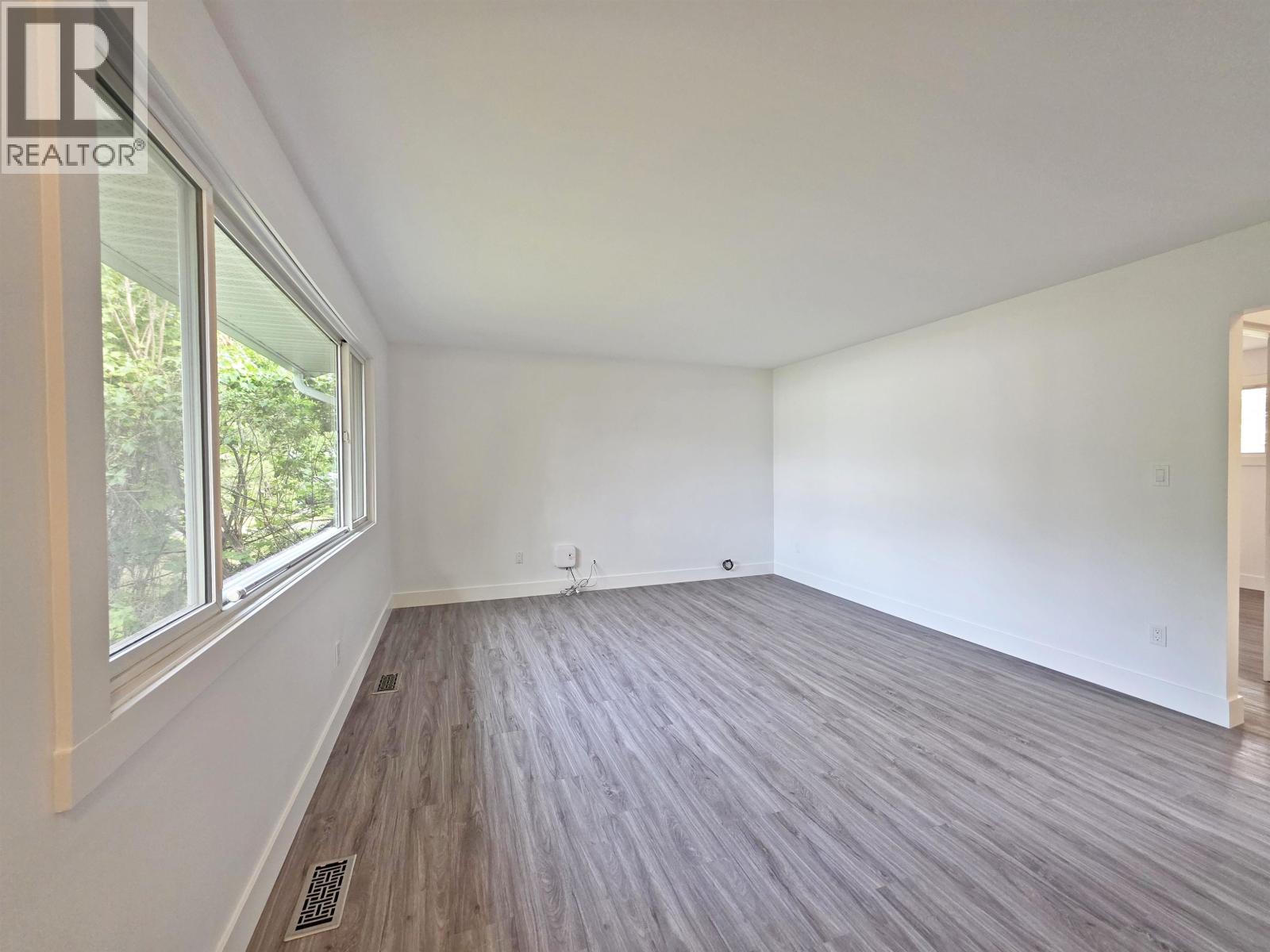 530 NORMAN STREET - 10