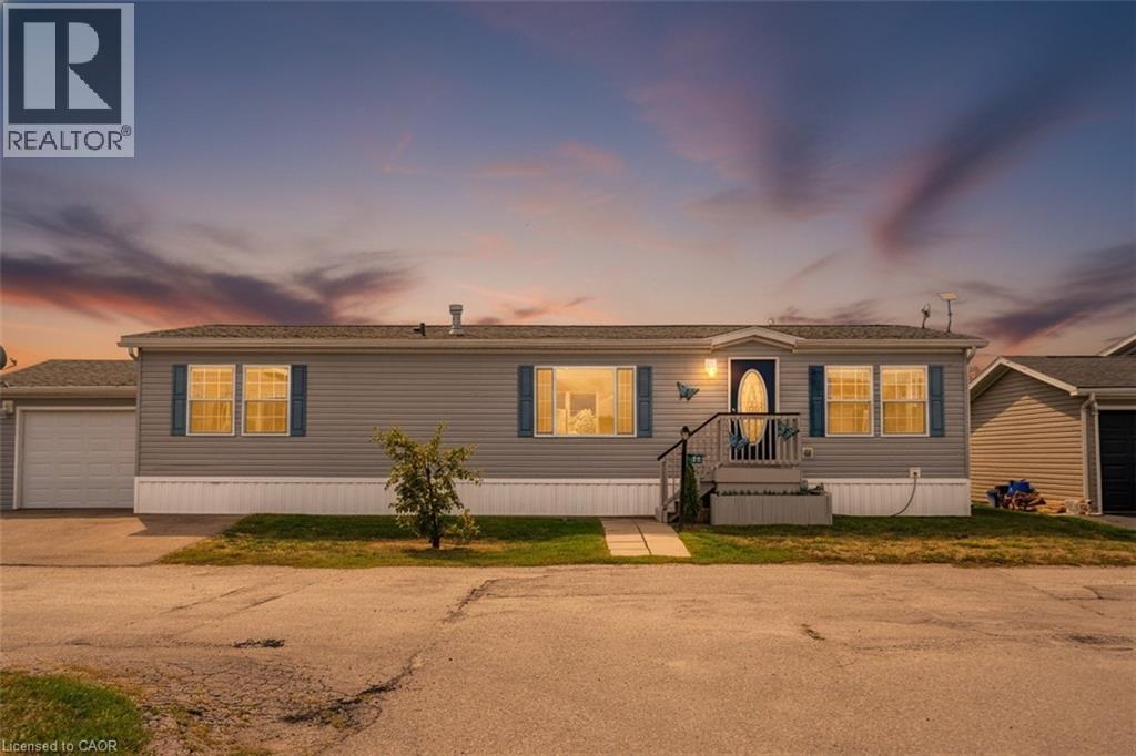 45 RIVERBEND Crescent - 1