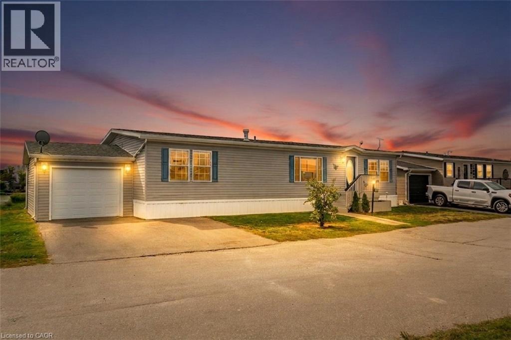 45 RIVERBEND Crescent - 2