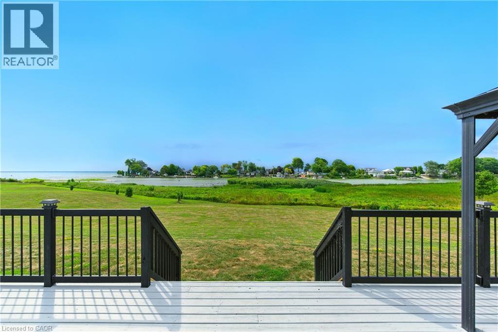 45 RIVERBEND Crescent - 24