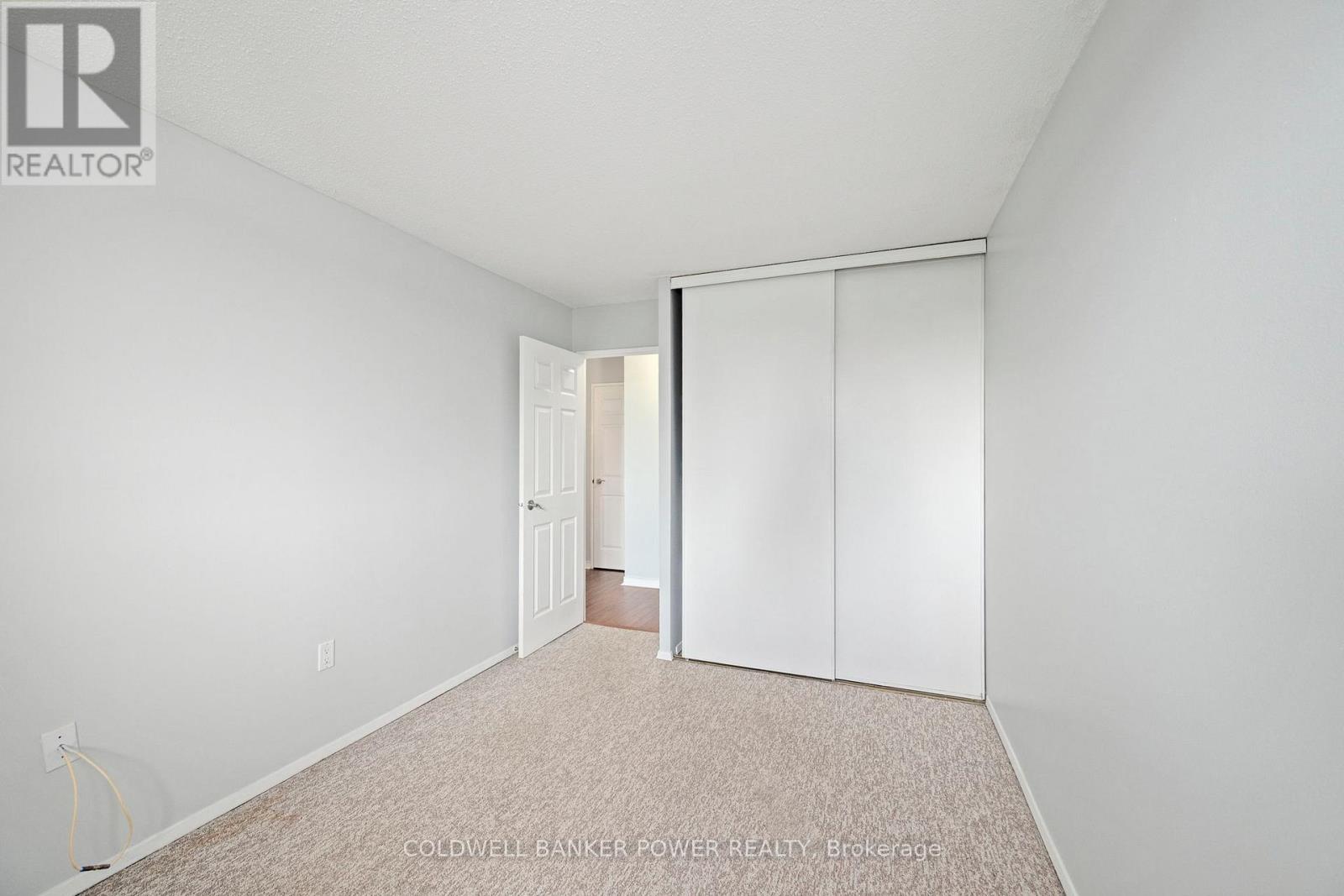 #704 600 GRENFELL DRIVE - 17