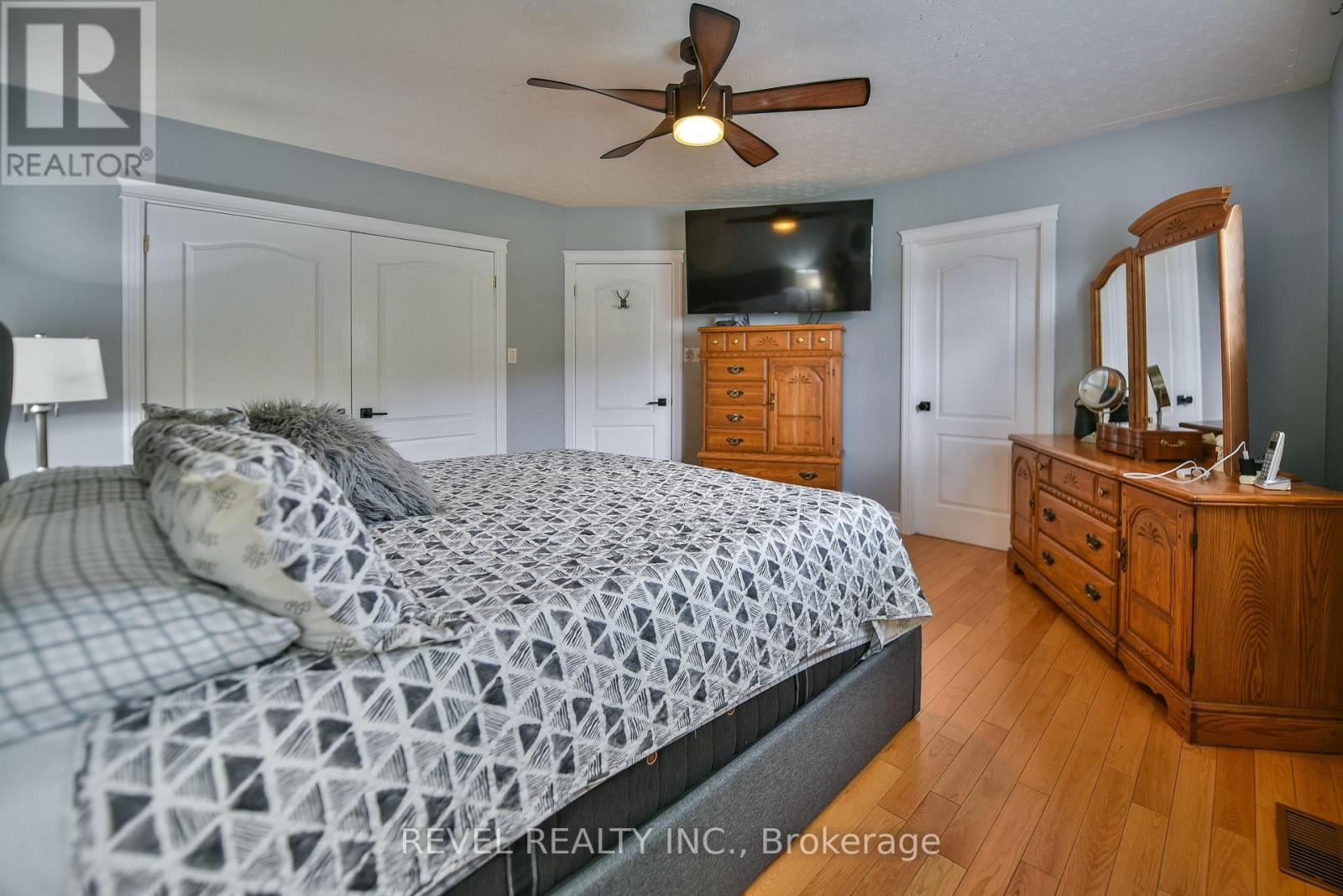 304 JV BONHOMME BOULEVARD - 24