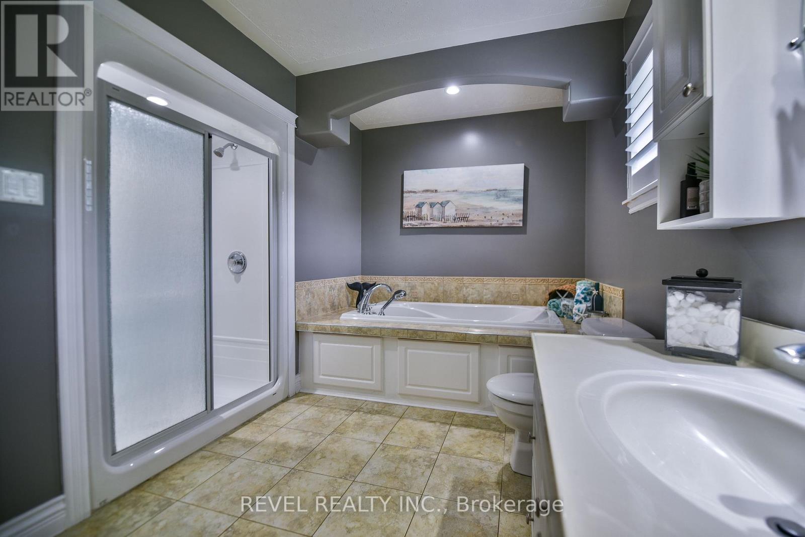 304 JV BONHOMME BOULEVARD - 27