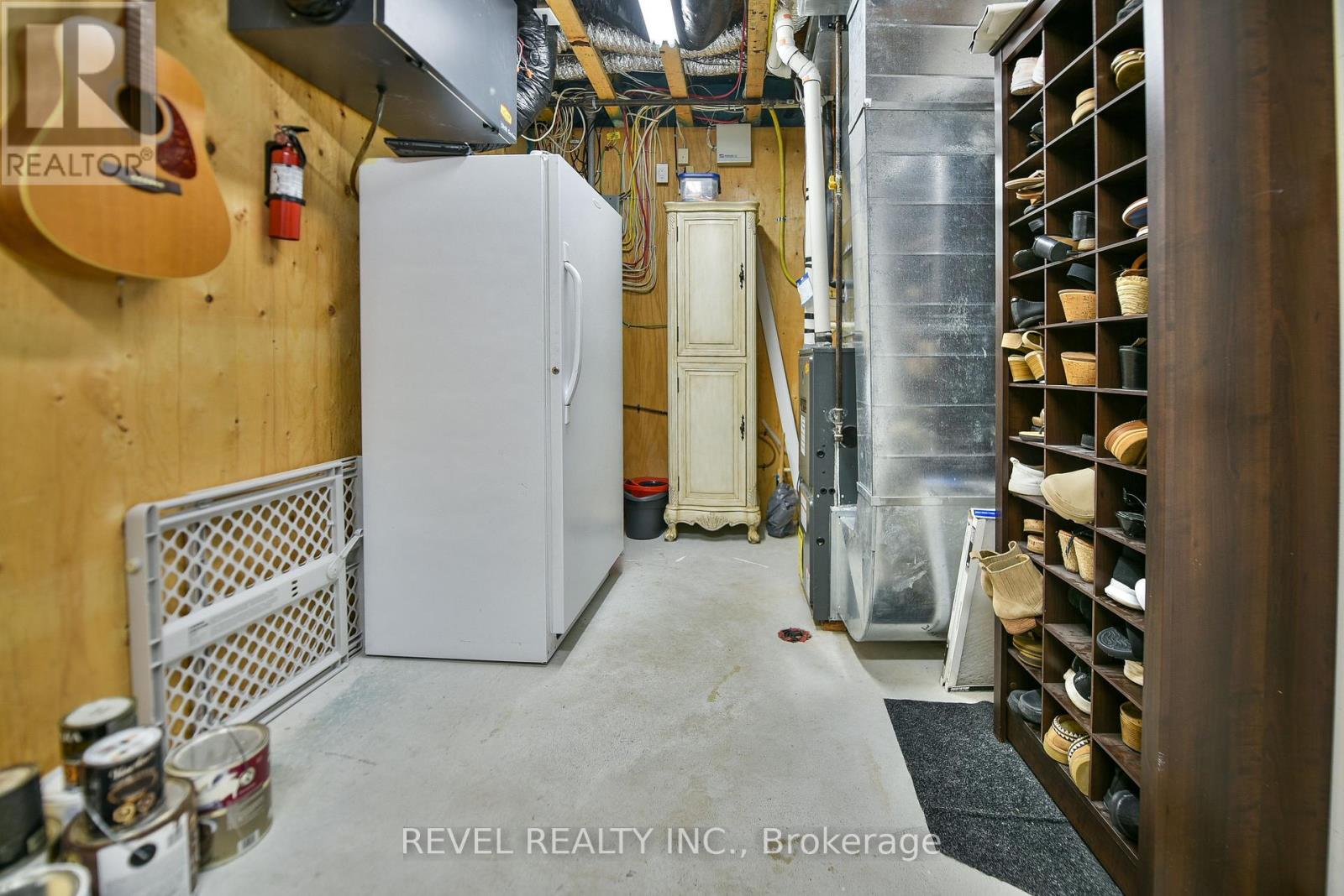 304 JV BONHOMME BOULEVARD - 34