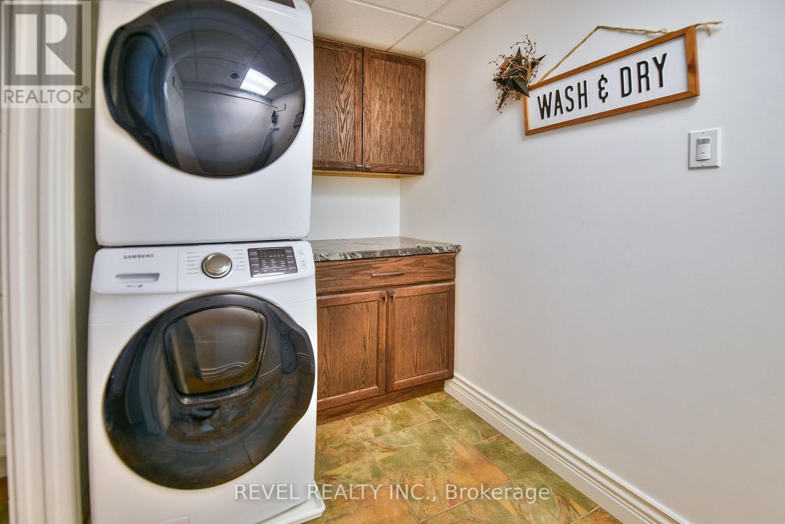 304 JV BONHOMME BOULEVARD - 36