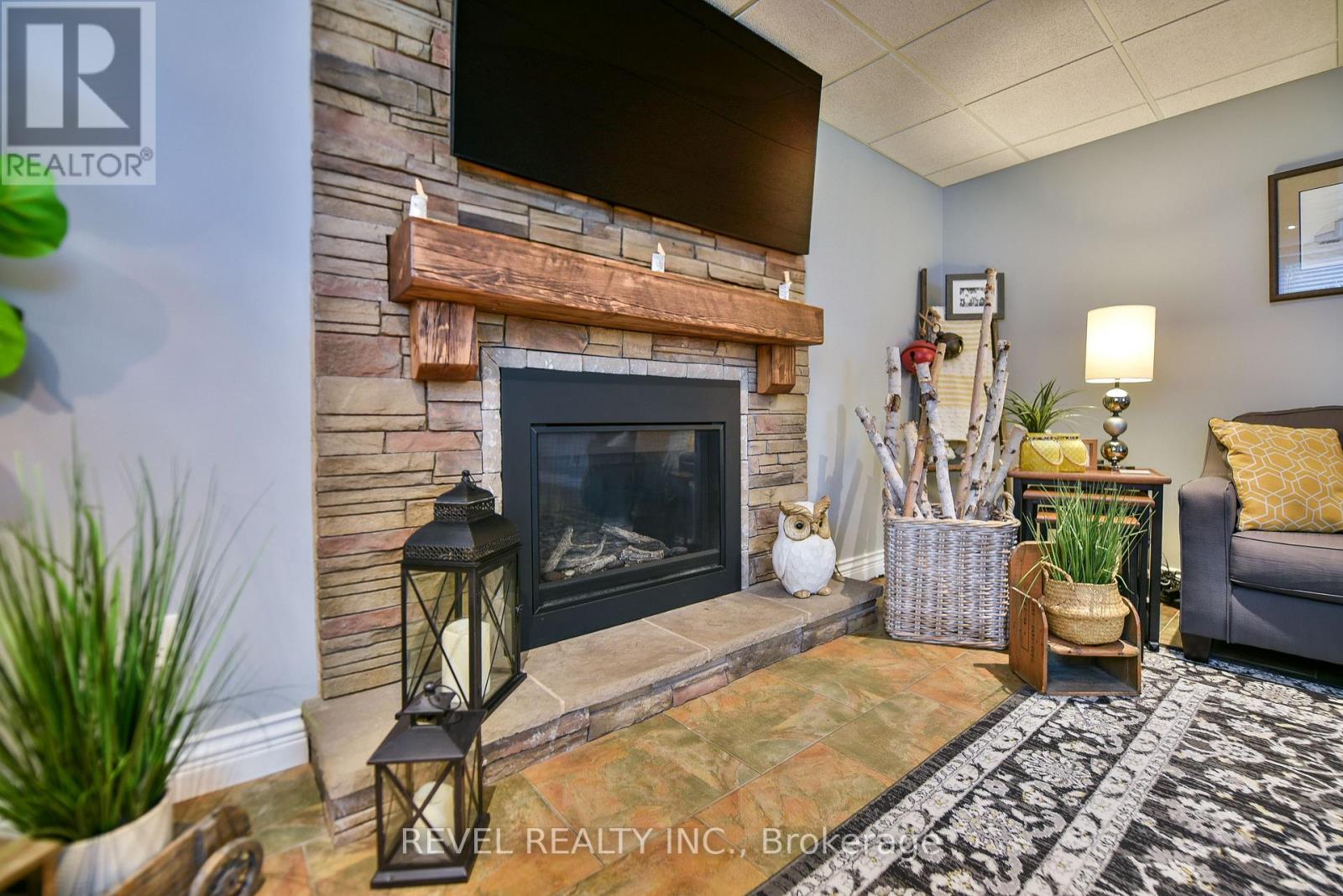 304 JV BONHOMME BOULEVARD - 42