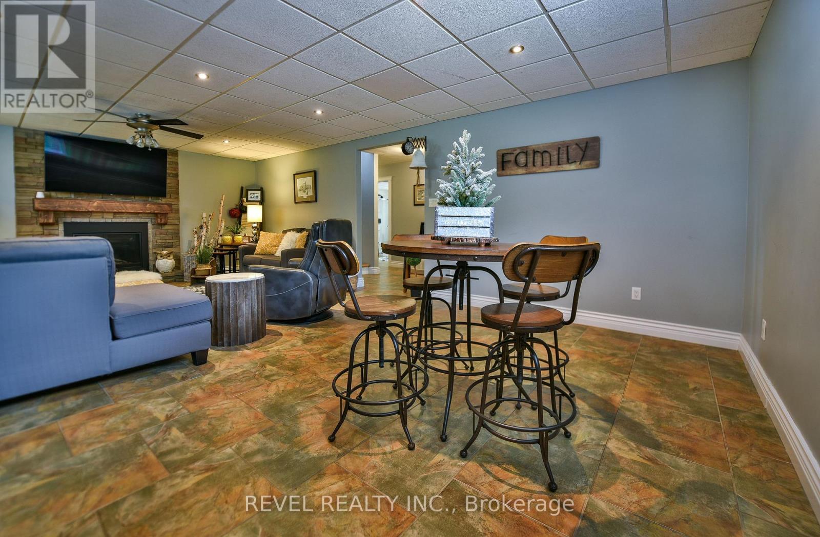 304 JV BONHOMME BOULEVARD - 44