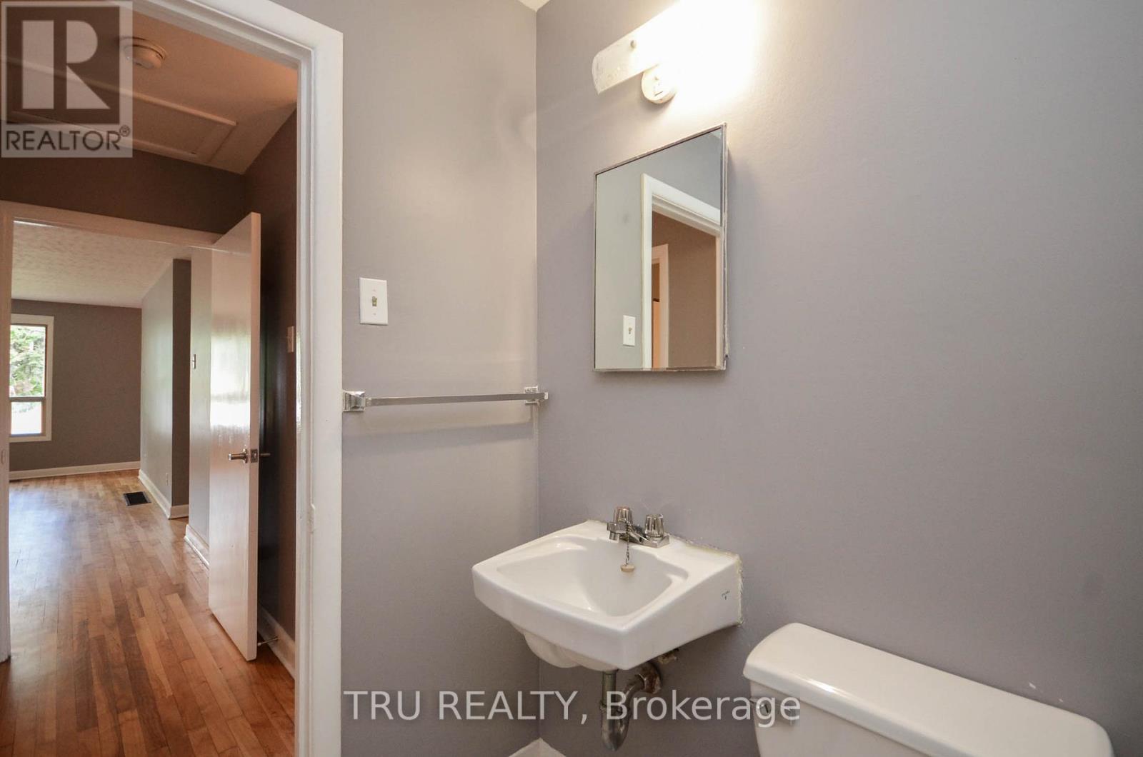 3 Bed, 1 Bath House for Rent in Ottawa – A – 2428 IRIS STREET, Ottawa – MLS# X13610486 - Image 10