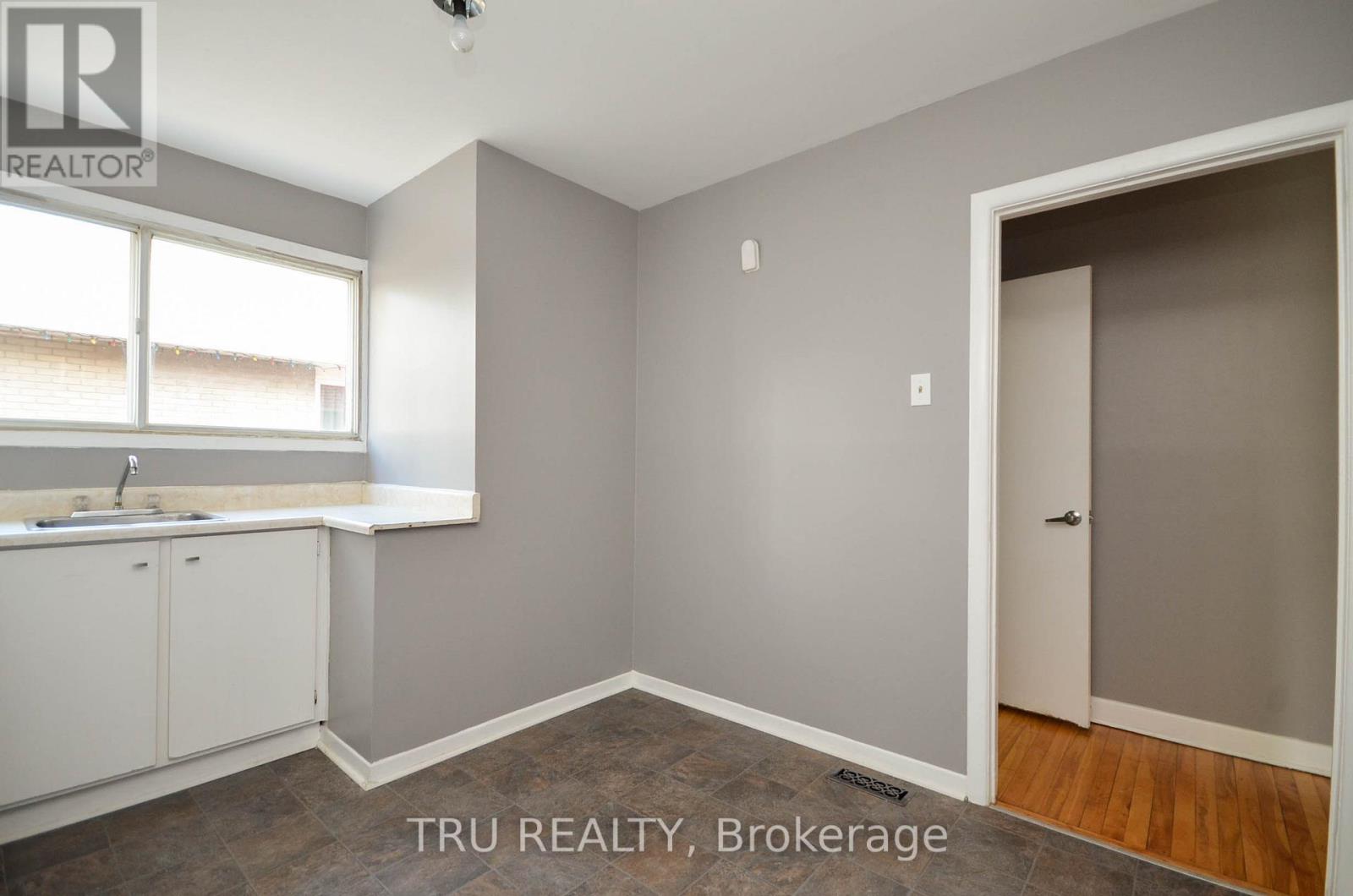 3 Bed, 1 Bath House for Rent in Ottawa – A – 2428 IRIS STREET, Ottawa – MLS# X13610486 - Image 17