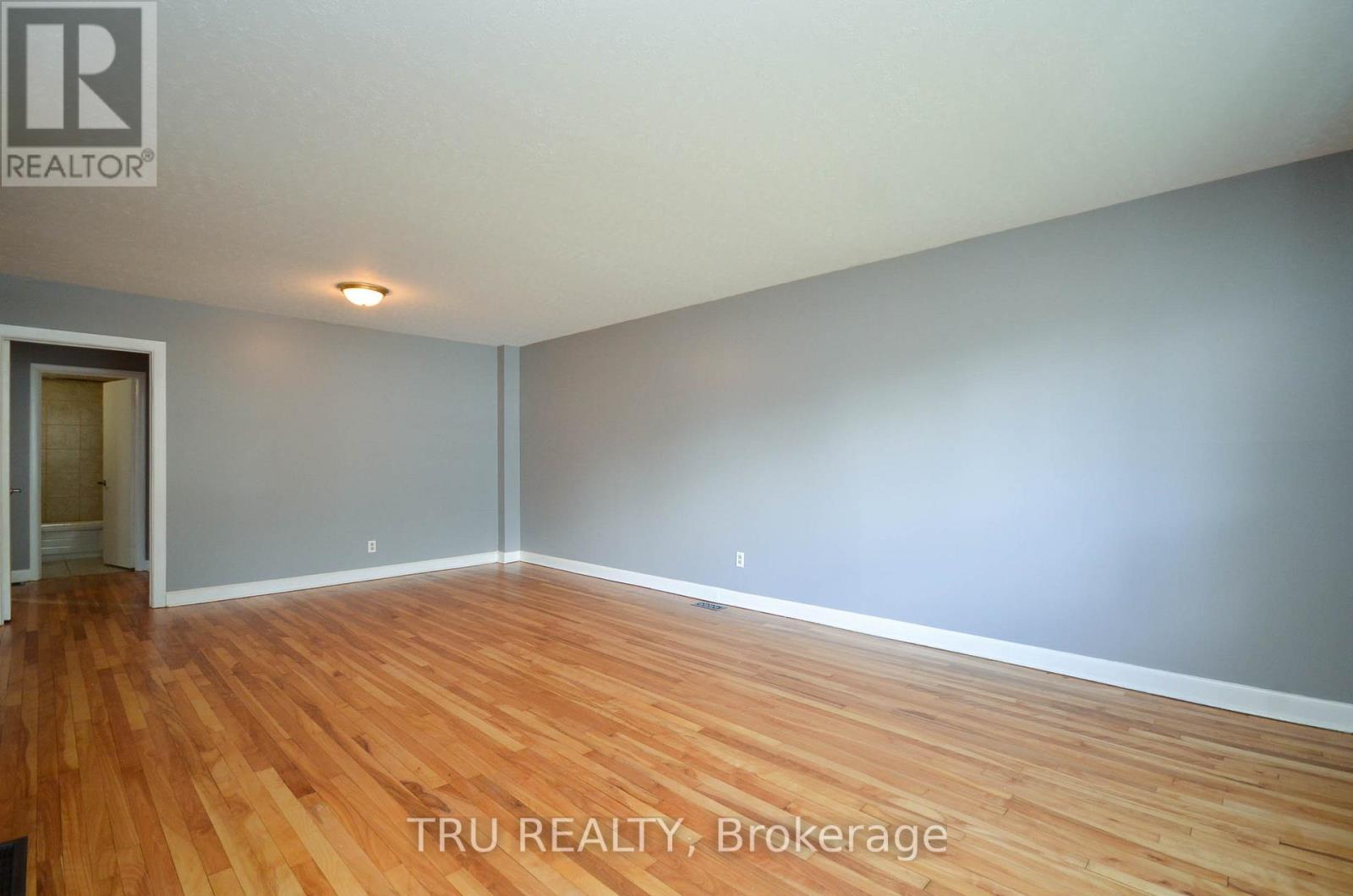 3 Bed, 1 Bath House for Rent in Ottawa – A – 2428 IRIS STREET, Ottawa – MLS# X13610486 - Image 7