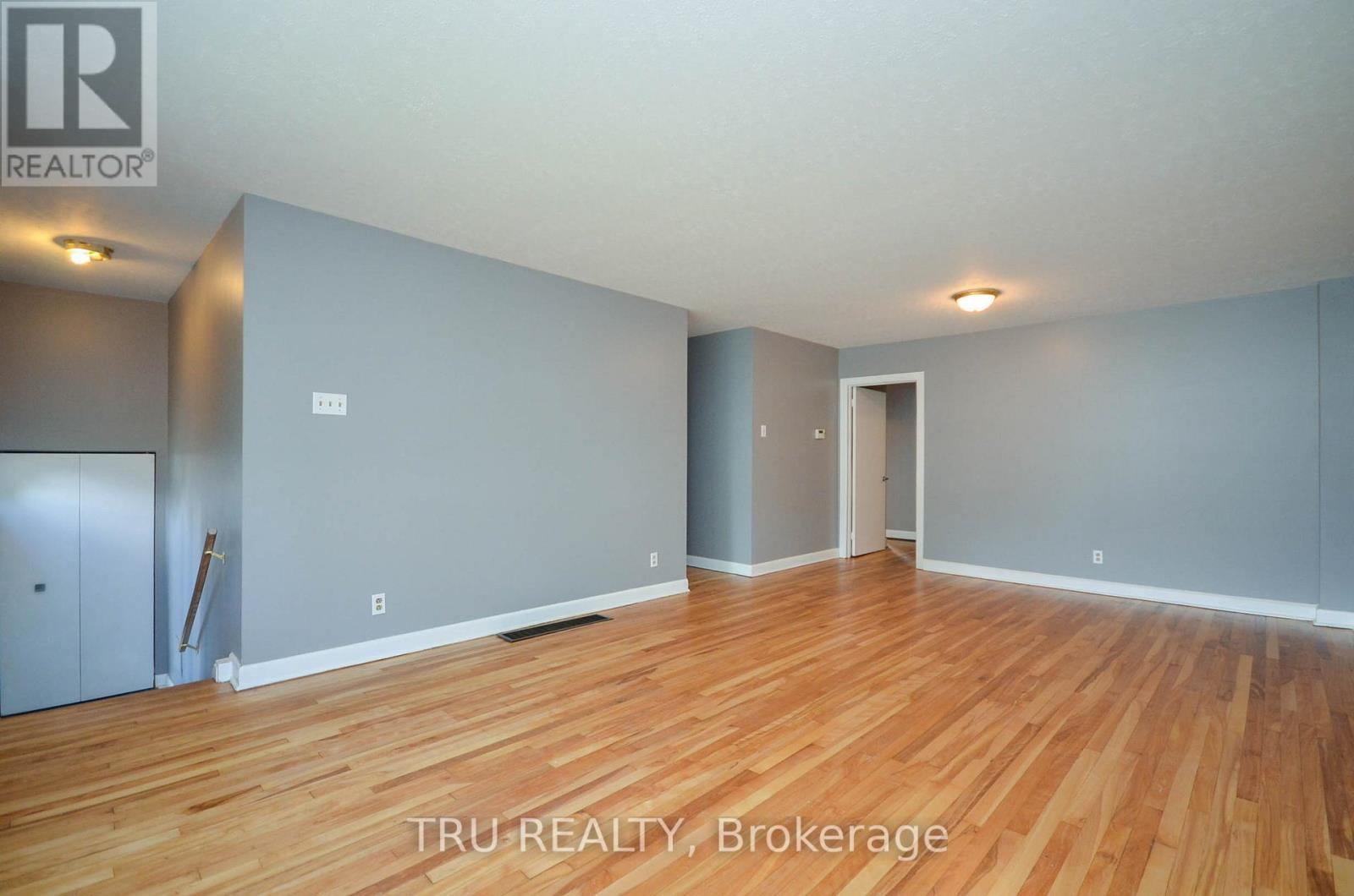 3 Bed, 1 Bath House for Rent in Ottawa – A – 2428 IRIS STREET, Ottawa – MLS# X13610486 - Image 8