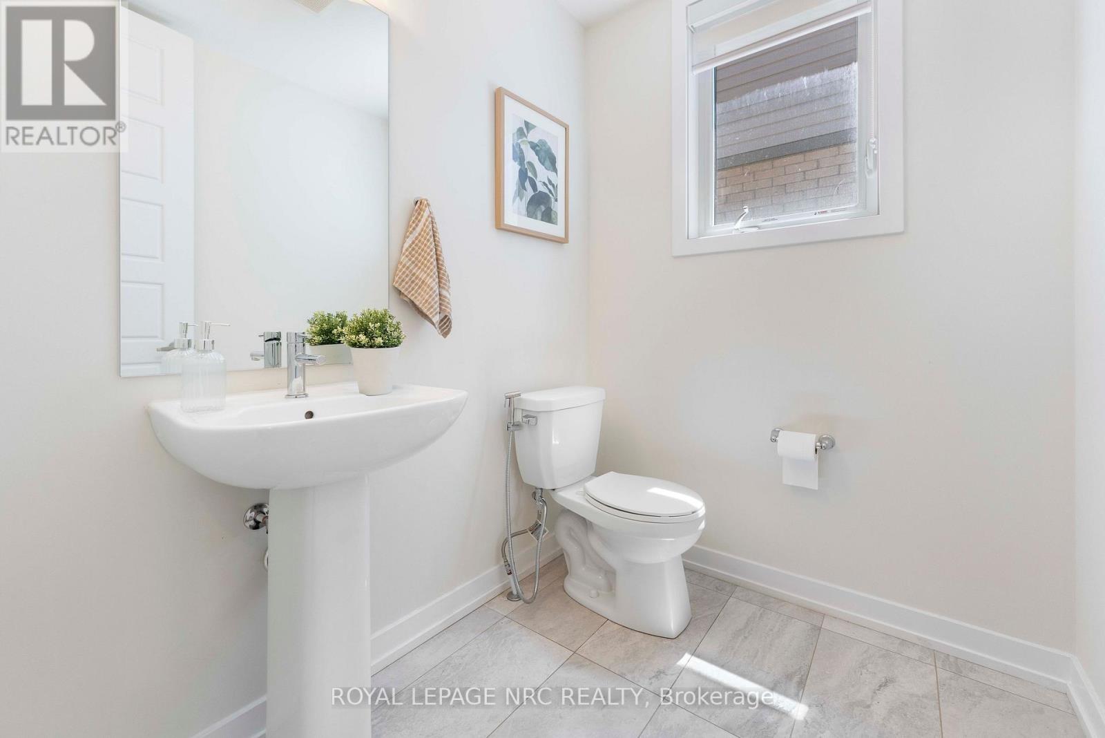 66 SUNFLOWER CRESCENT - Image 22