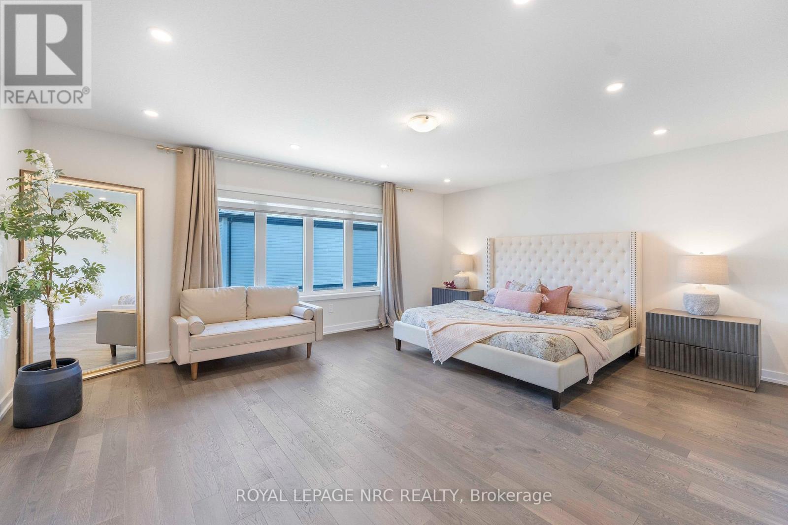 66 SUNFLOWER CRESCENT - Image 26
