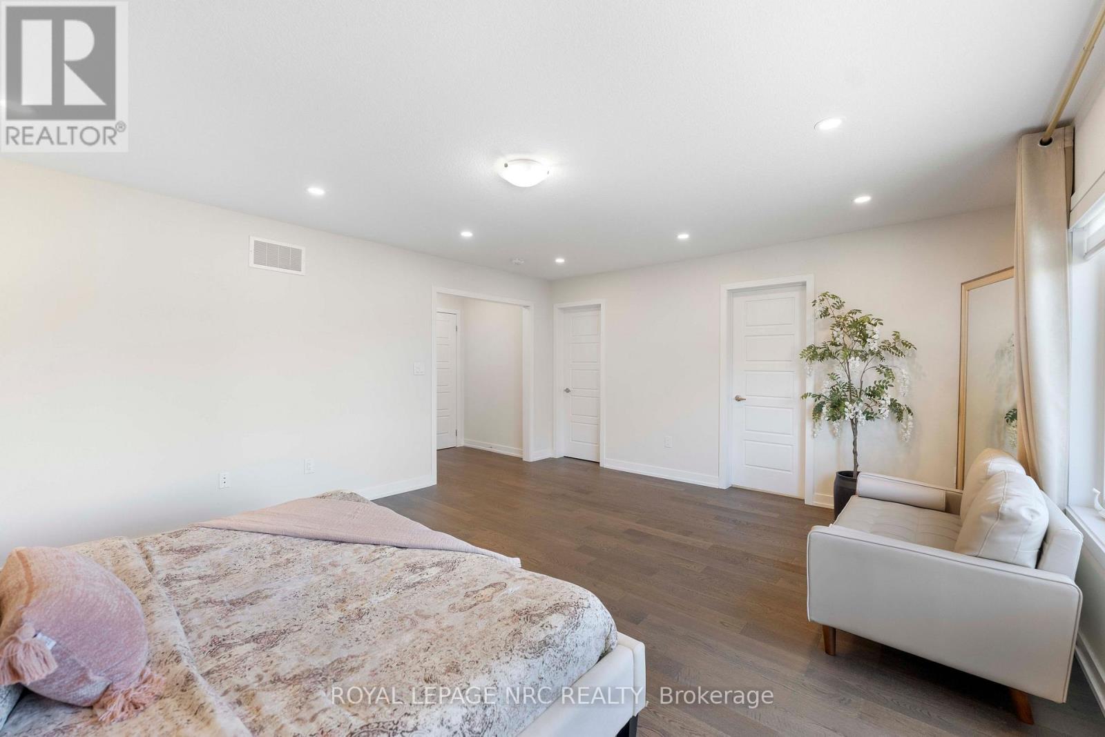 66 SUNFLOWER CRESCENT - Image 28