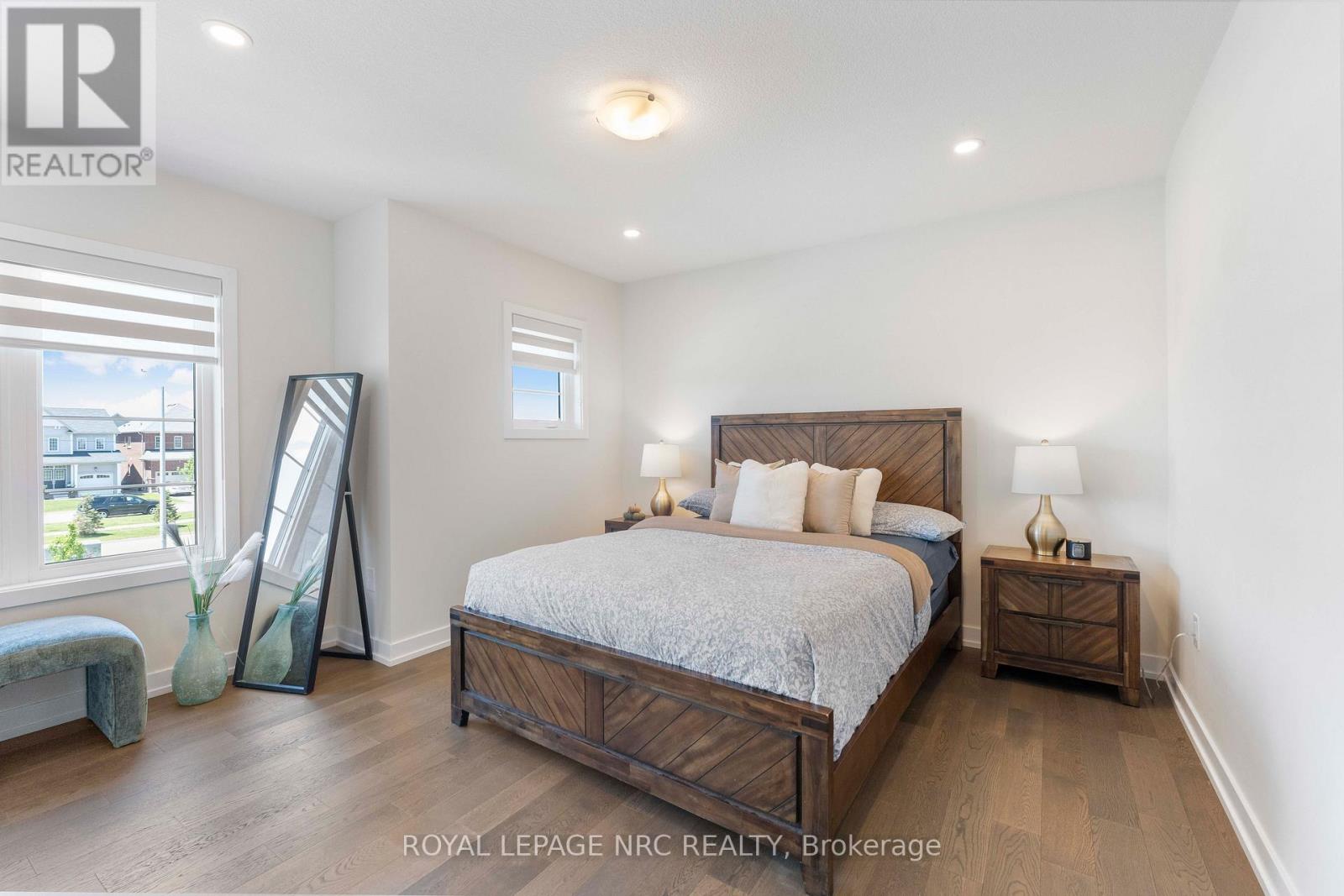 66 SUNFLOWER CRESCENT - Image 33