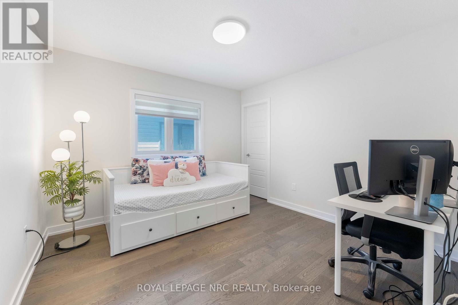 66 SUNFLOWER CRESCENT - Image 38