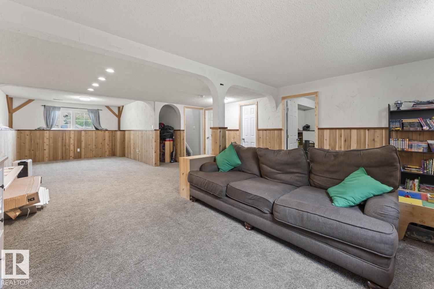 1801 Forest DR - Image 30