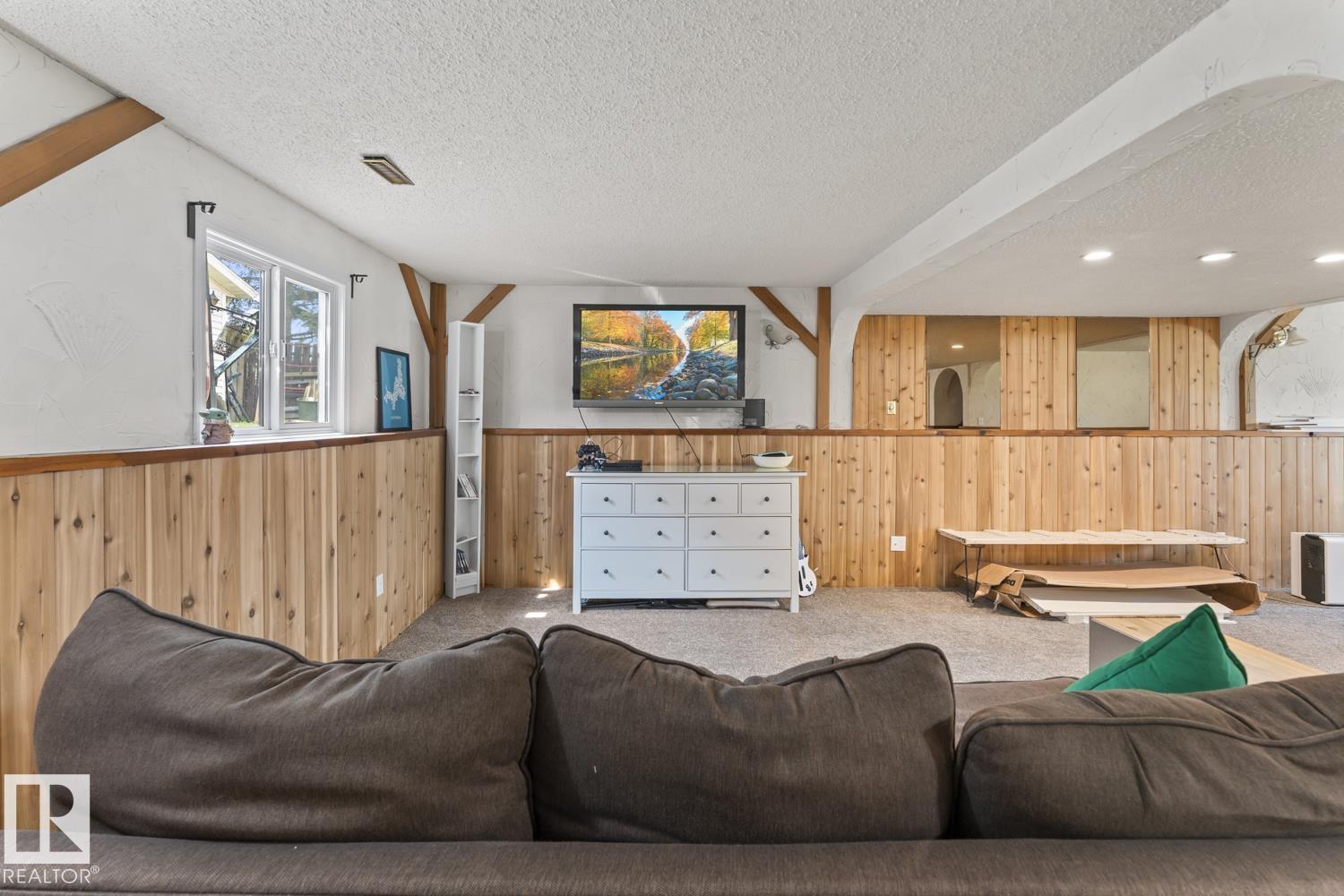 1801 Forest DR - Image 32