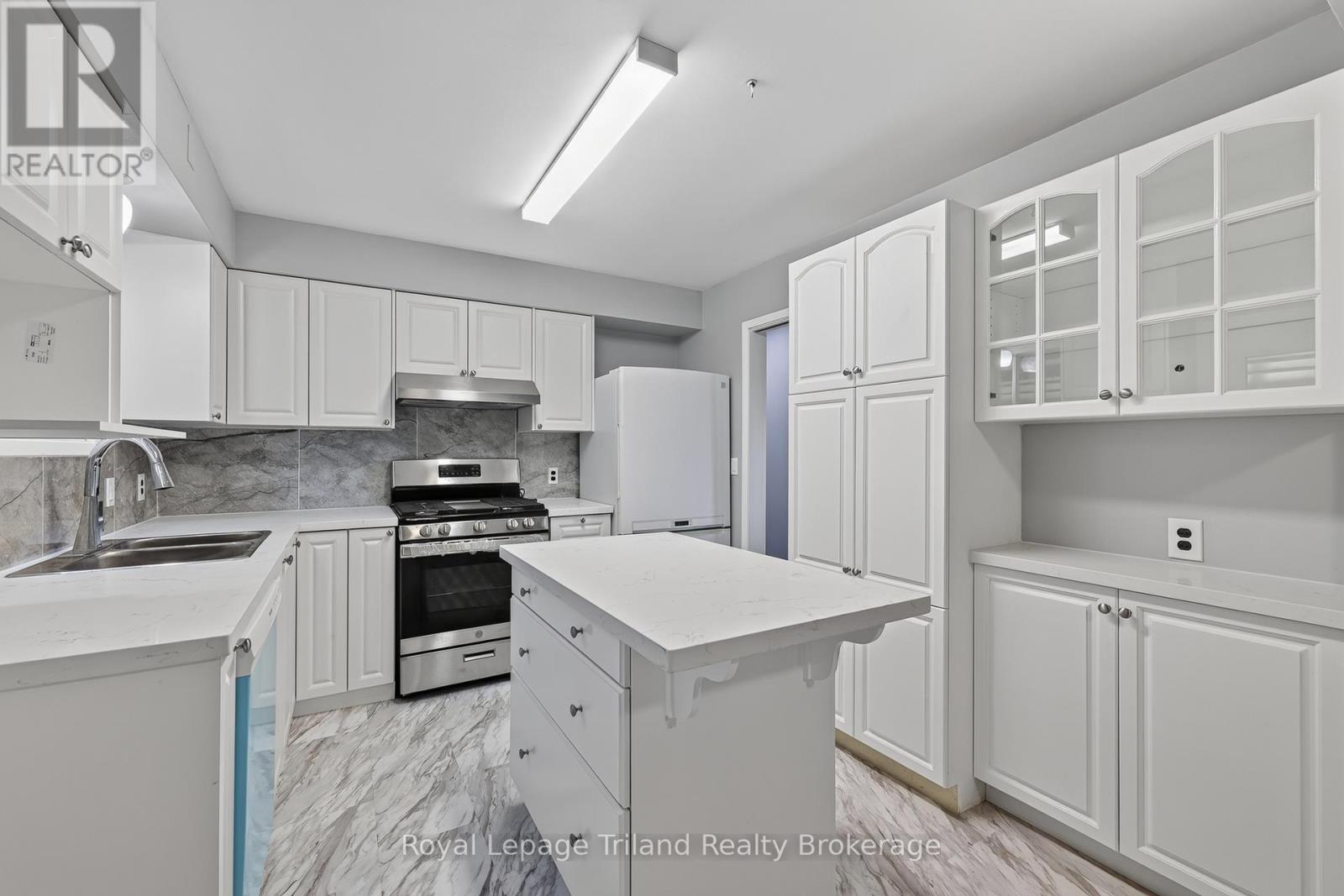 378 SALES DRIVE - Image 10