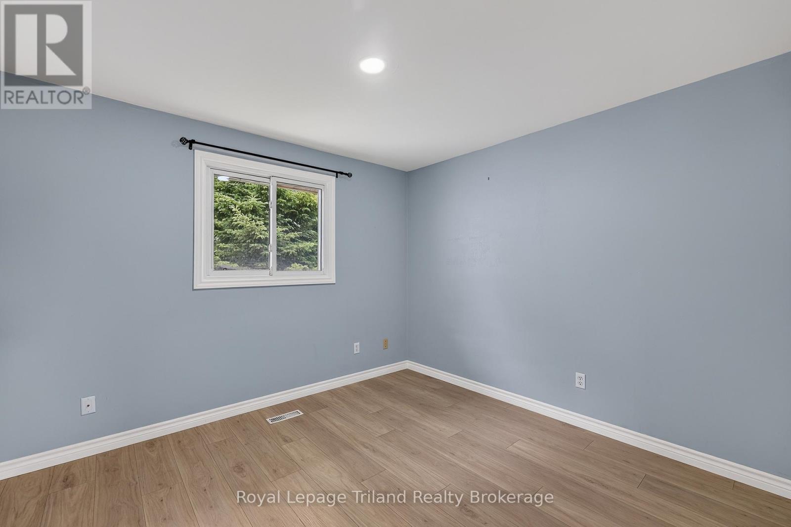 378 SALES DRIVE - Image 18
