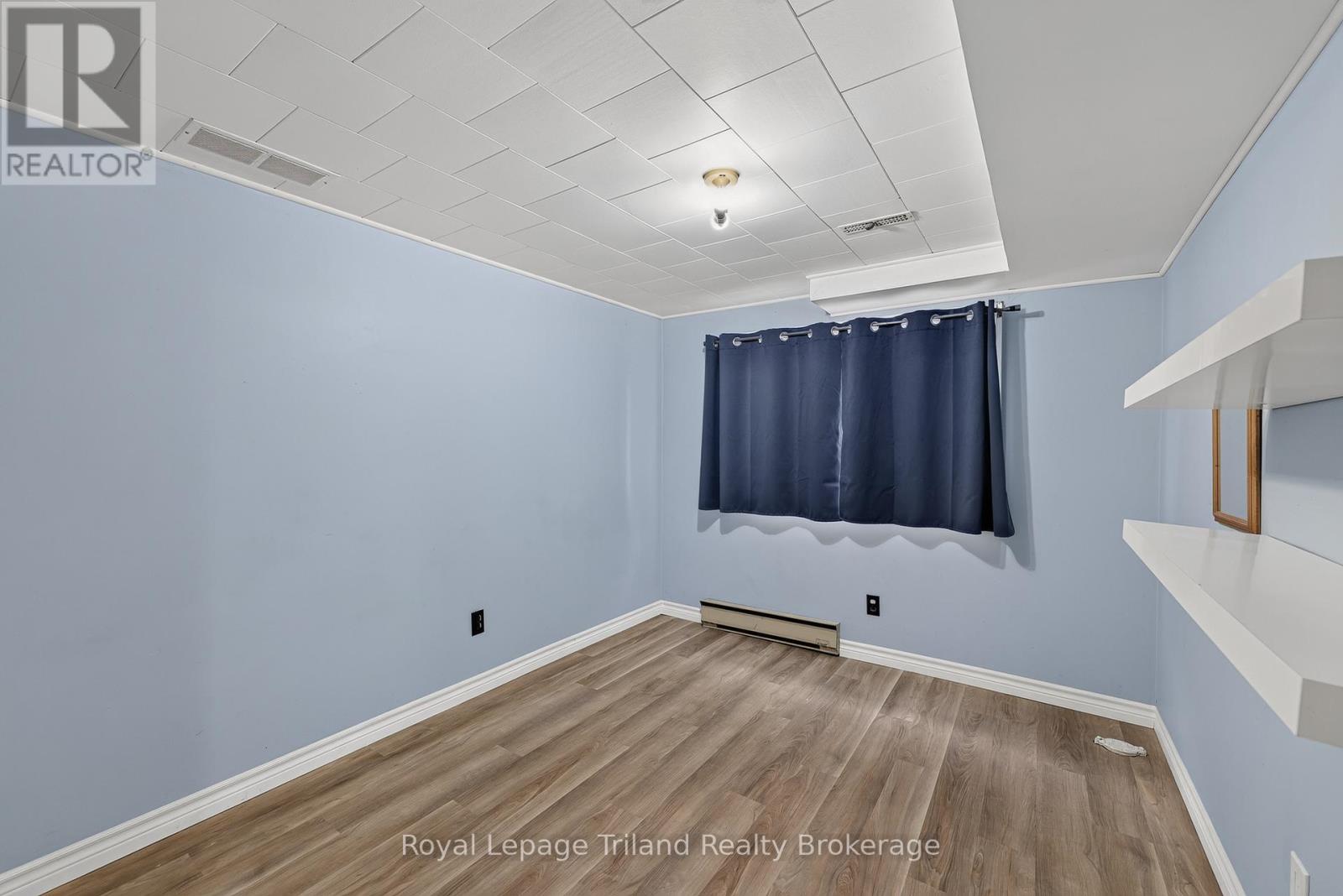 378 SALES DRIVE - Image 20