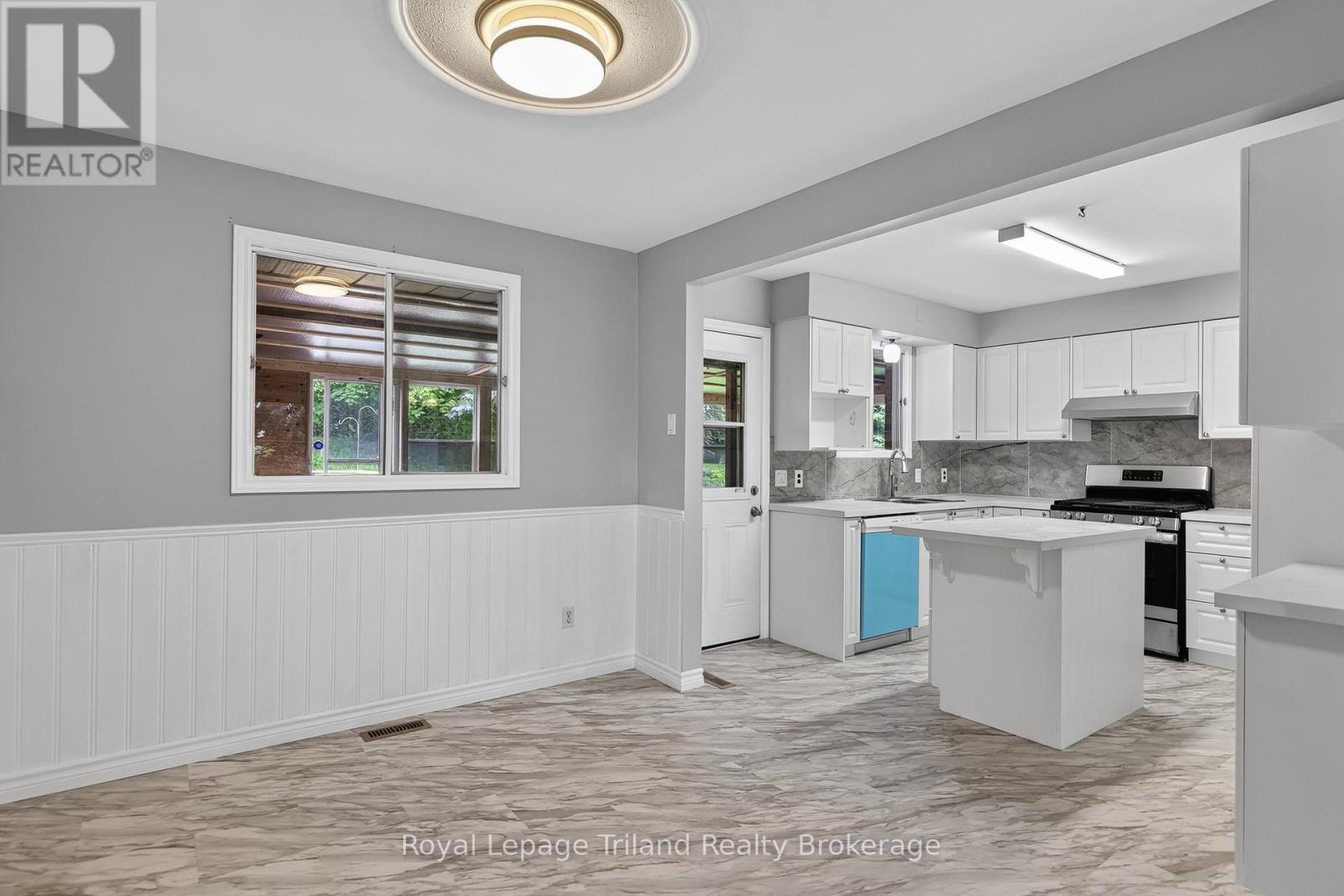 378 SALES DRIVE - Image 8