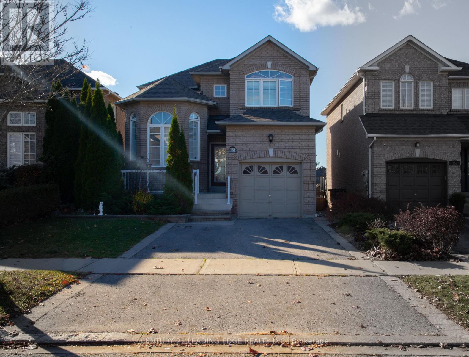157 DOOLEY CRESCENT - 1