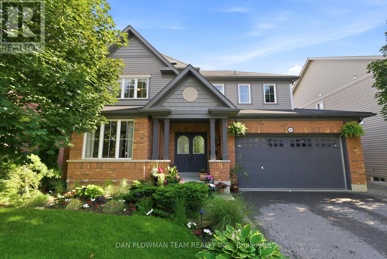 2243 PILGRIM SQUARE - 1