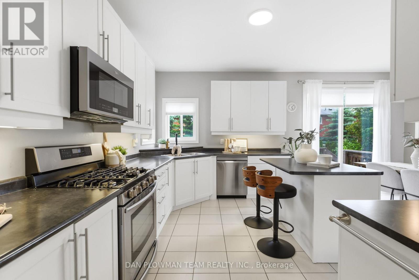 2243 PILGRIM SQUARE - 13