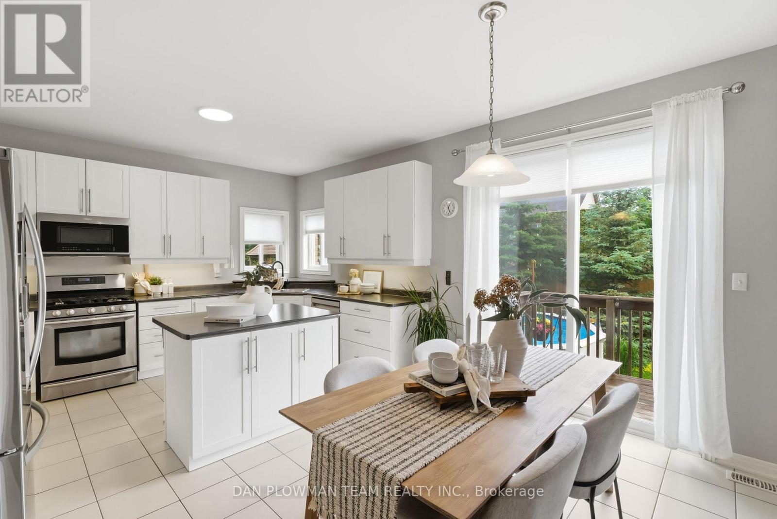 2243 PILGRIM SQUARE - 15