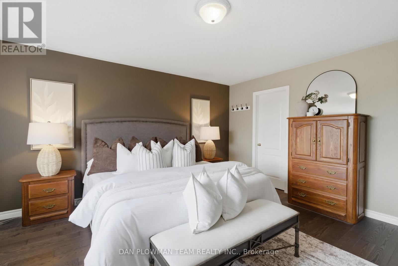 2243 PILGRIM SQUARE - 21