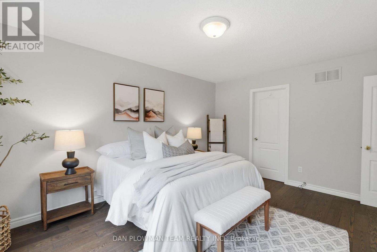 2243 PILGRIM SQUARE - 29
