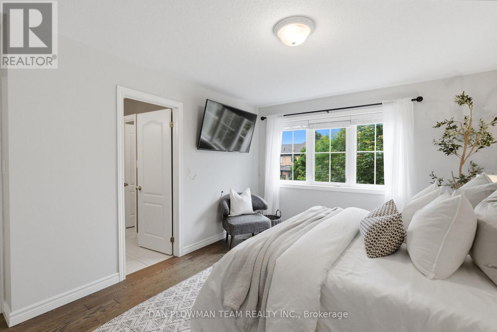 2243 PILGRIM SQUARE - 30