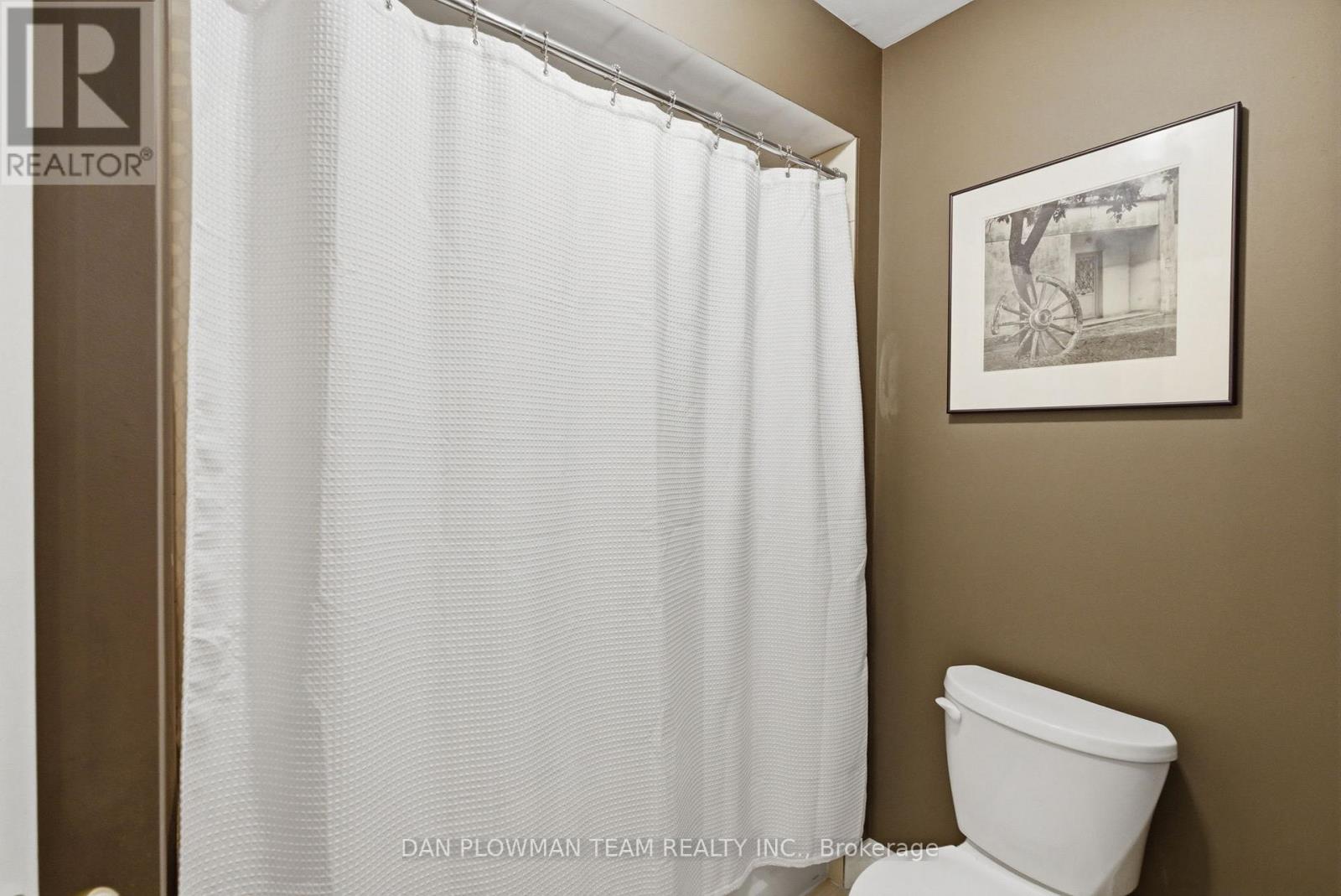 2243 PILGRIM SQUARE - 32