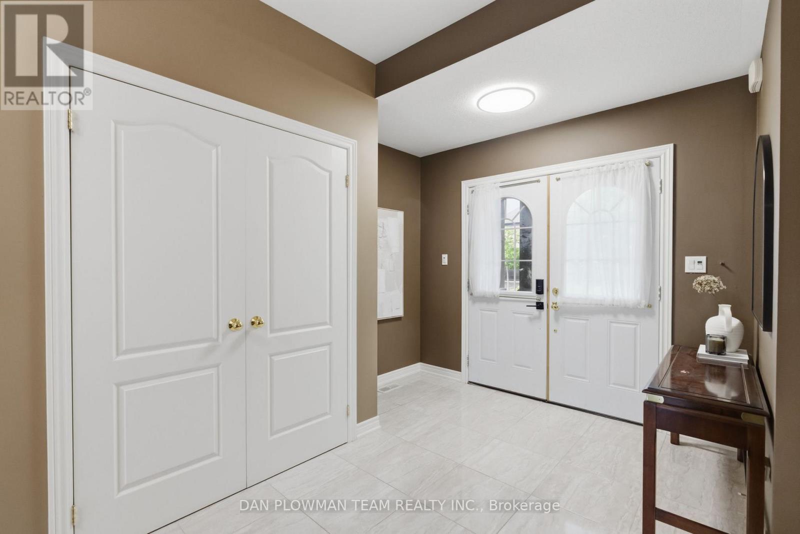 2243 PILGRIM SQUARE - 4