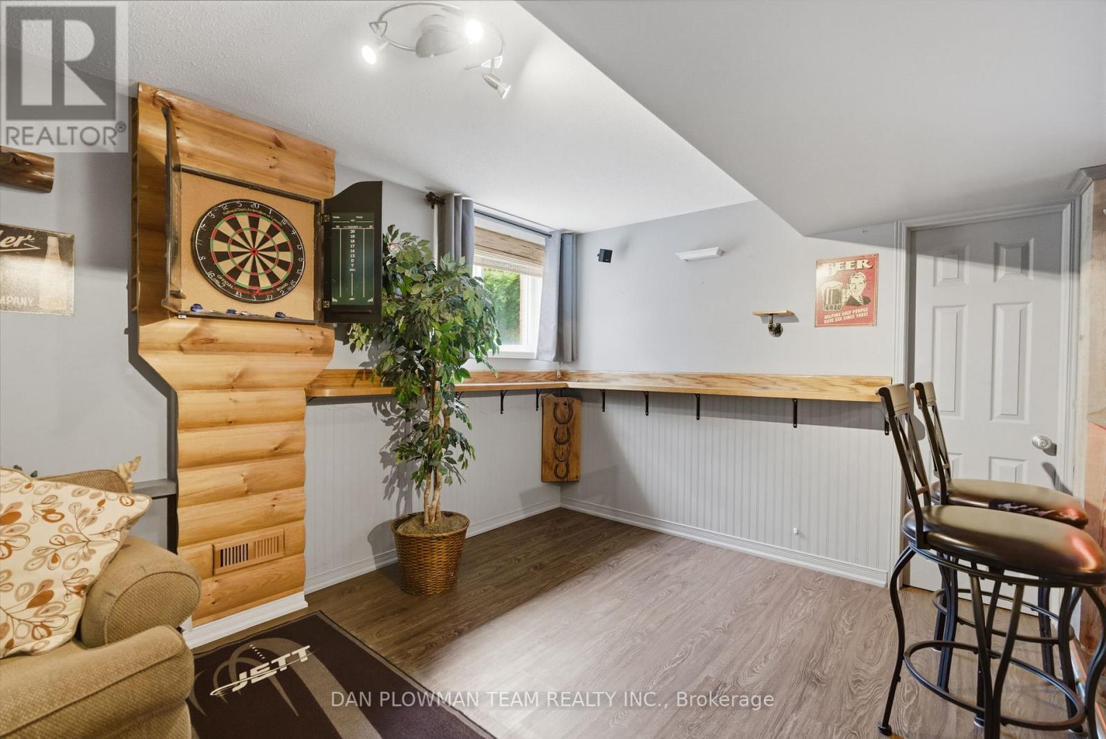 2243 PILGRIM SQUARE - 40