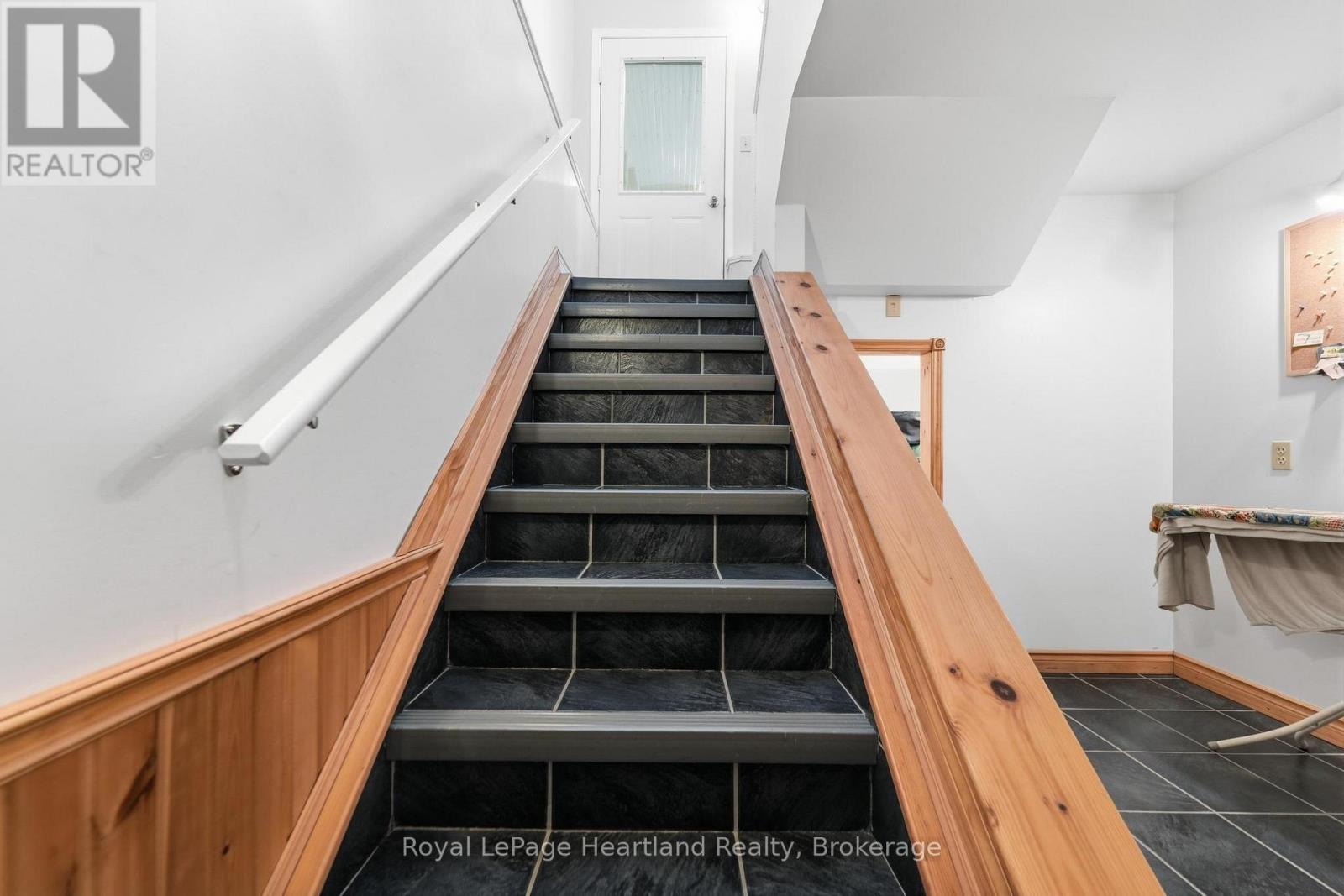 344 ALBERT STREET - 23