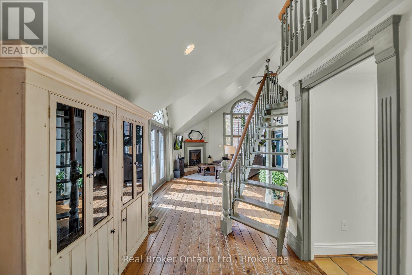 4766 HYNDMAN DRIVE - 21