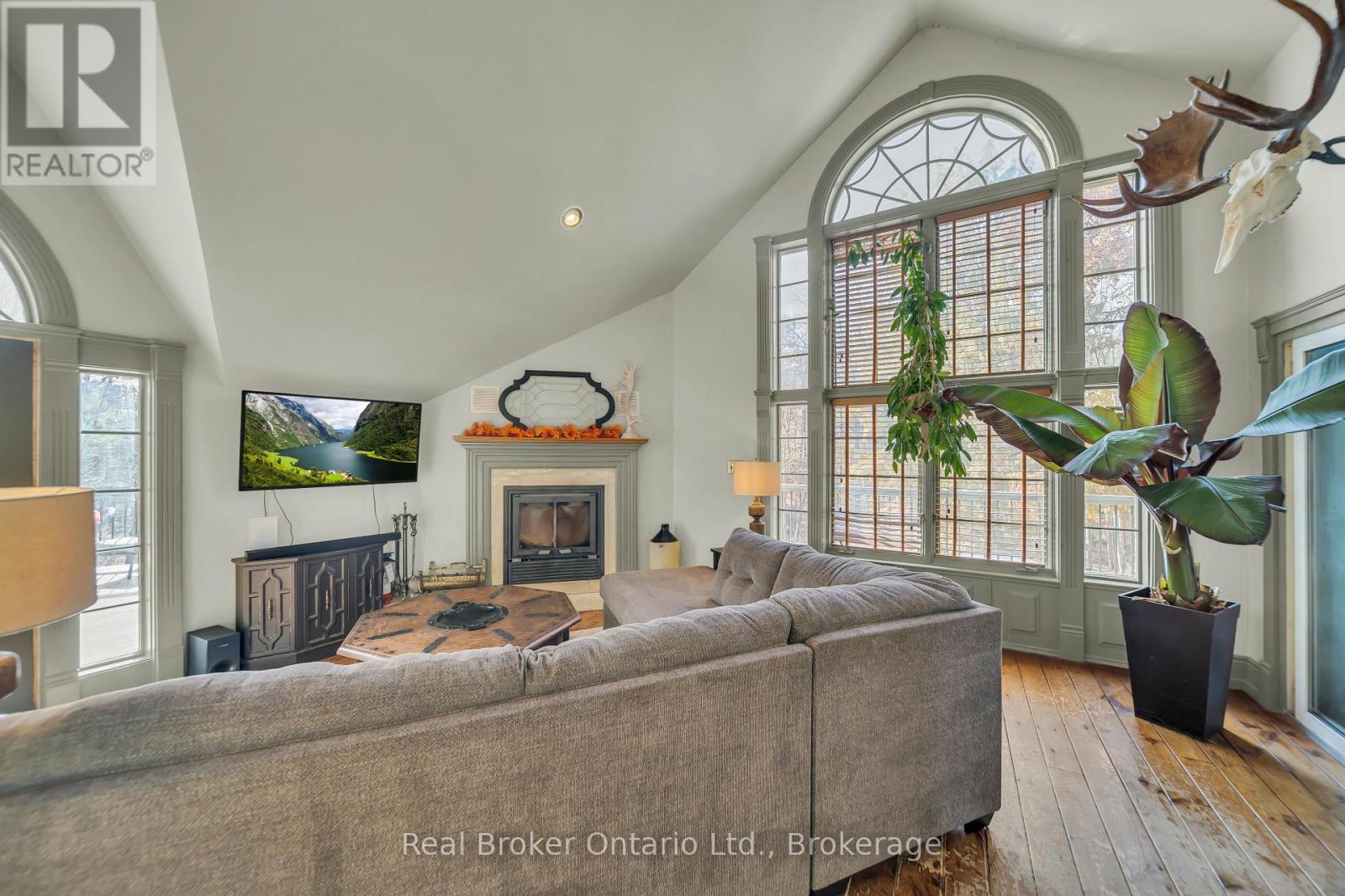 4766 HYNDMAN DRIVE - Image 23