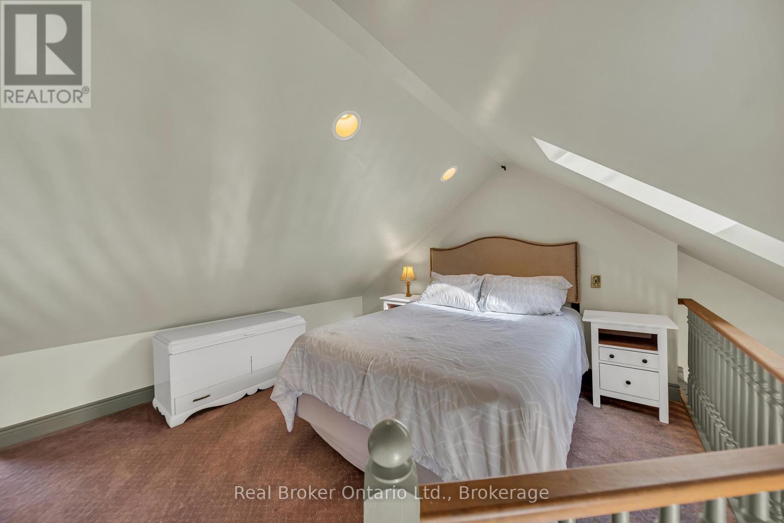 4766 HYNDMAN DRIVE - 31
