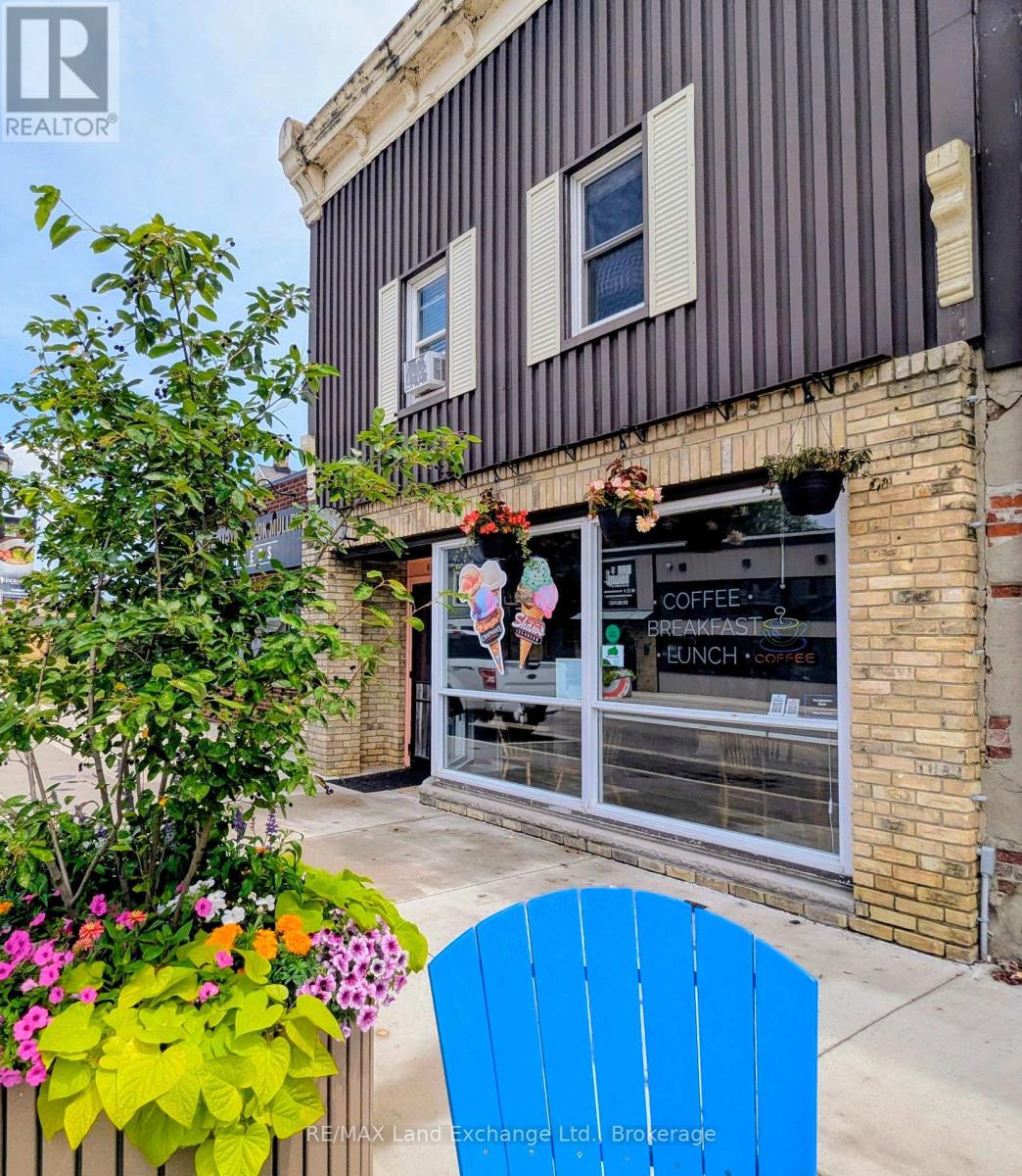 829 QUEEN STREET