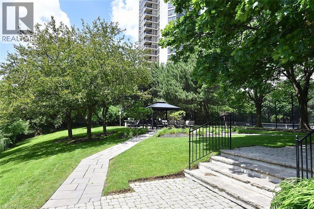 #2210 55 KINGSBRIDGE GARDEN Circle - Image 32