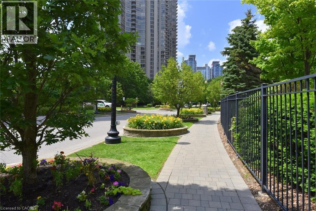 #2210 55 KINGSBRIDGE GARDEN Circle - Image 35