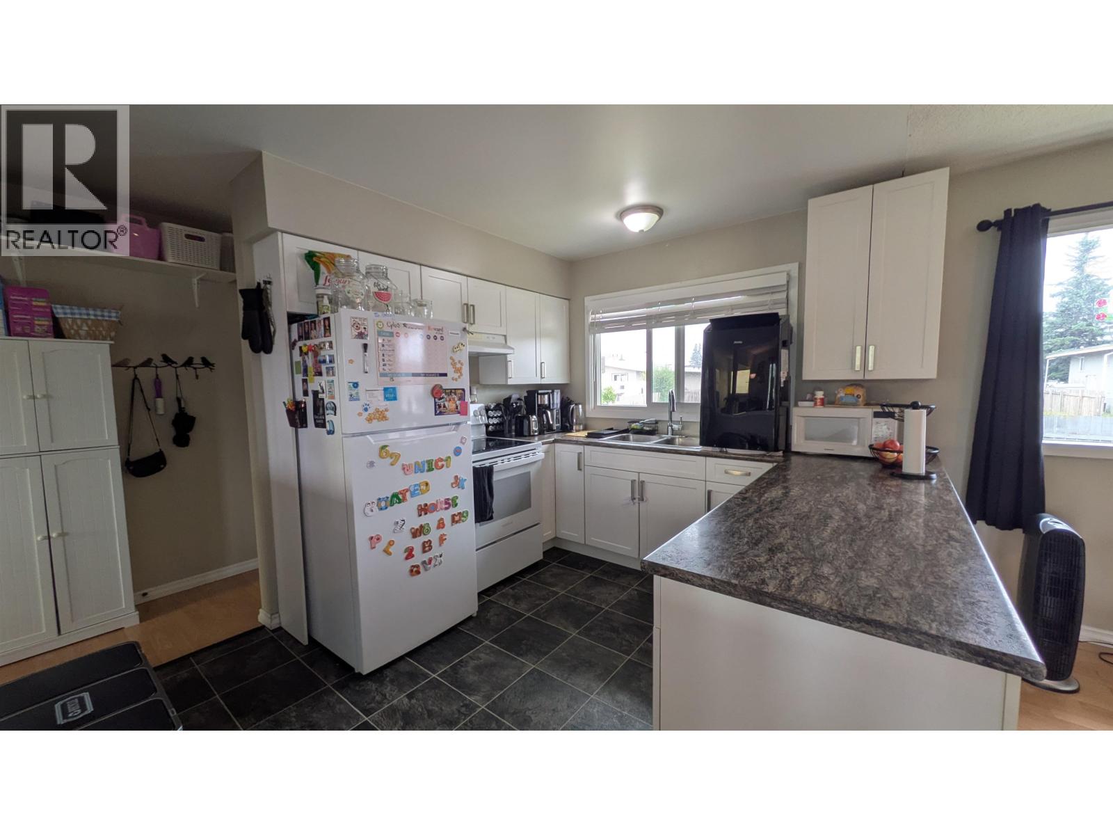 630 VEDDER CRESCENT - 2