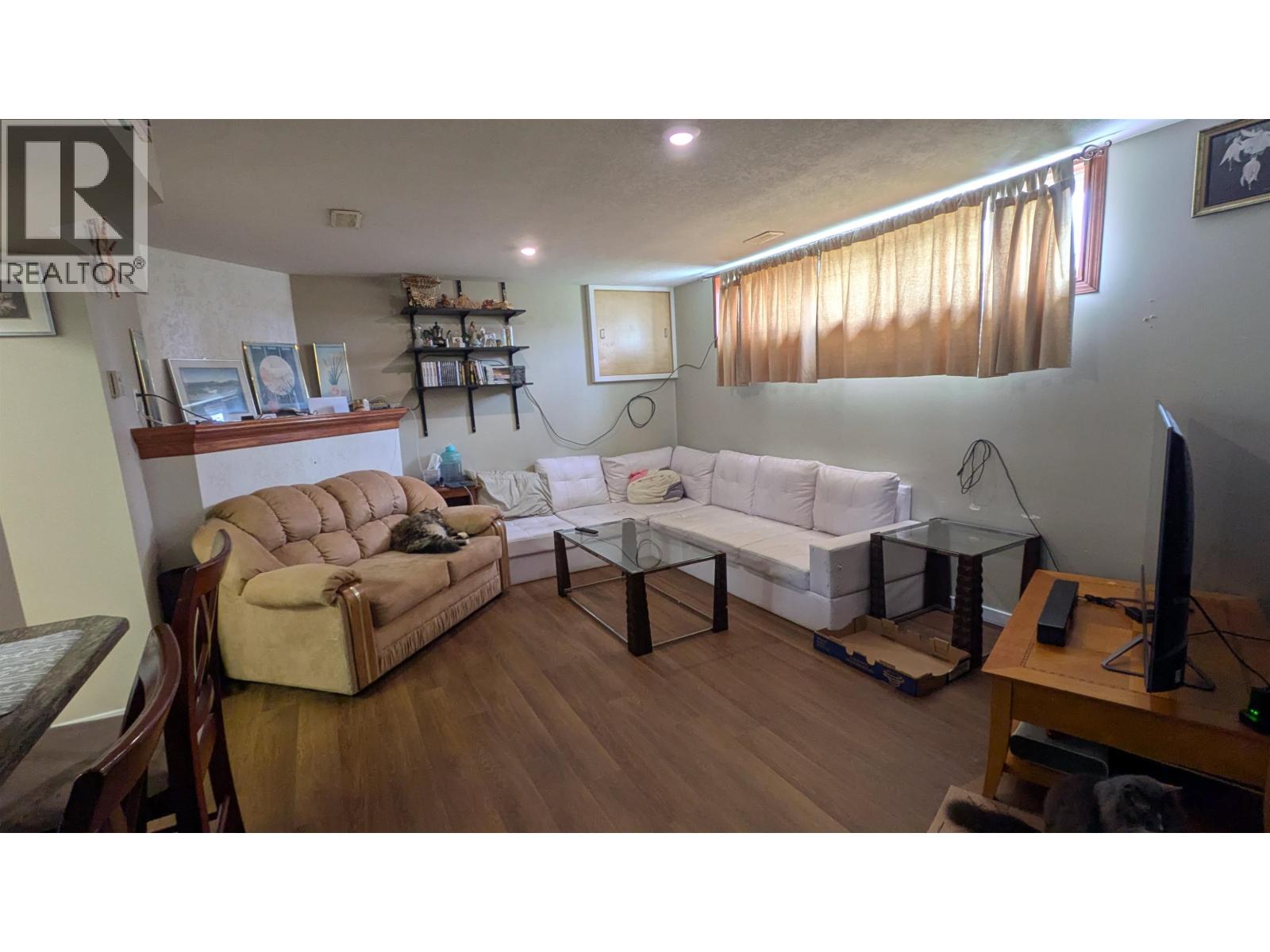 630 VEDDER CRESCENT - 11